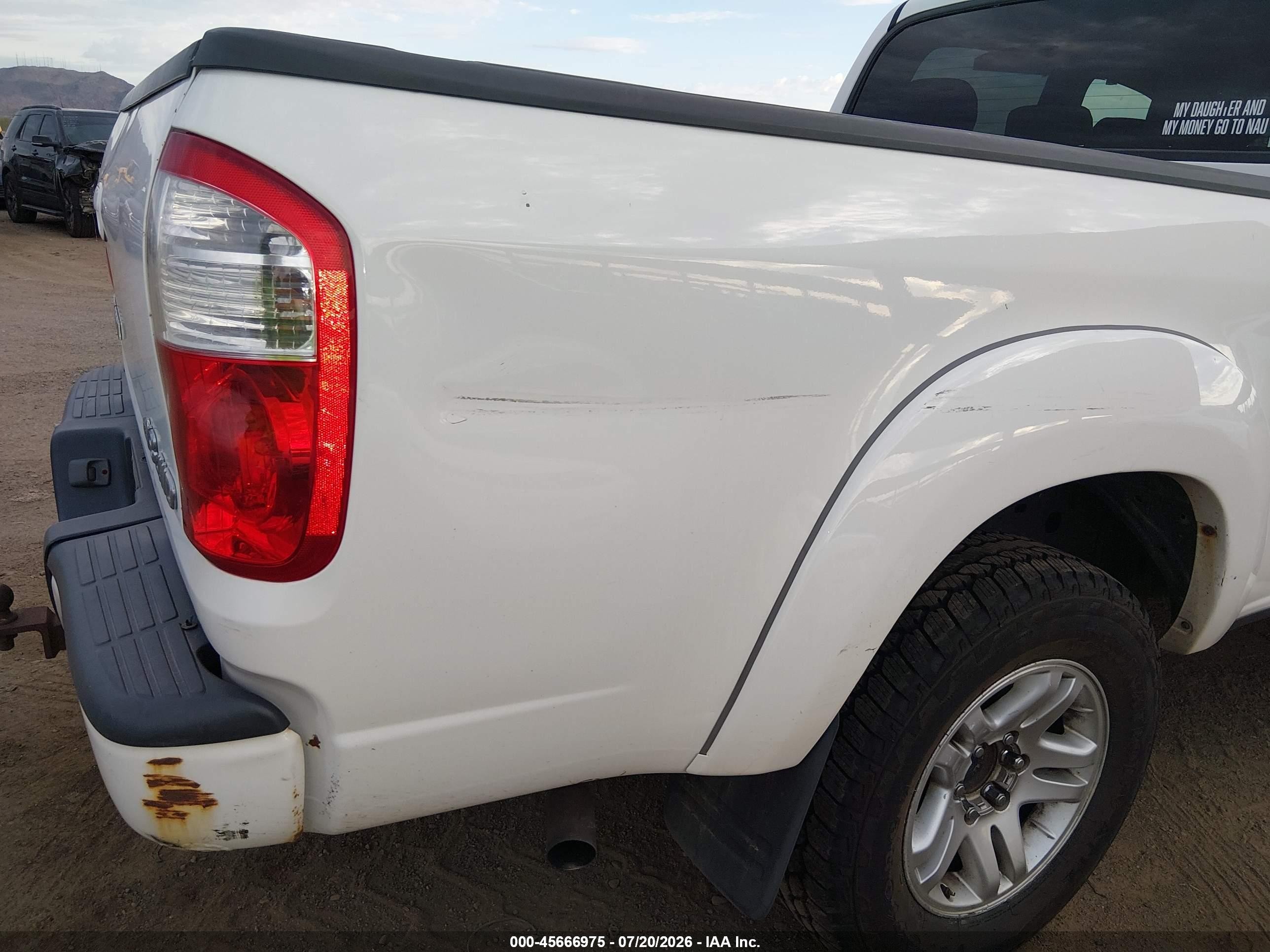 2006 Toyota Tundra Limited V8 White vin: 5TBDT481X6S514353