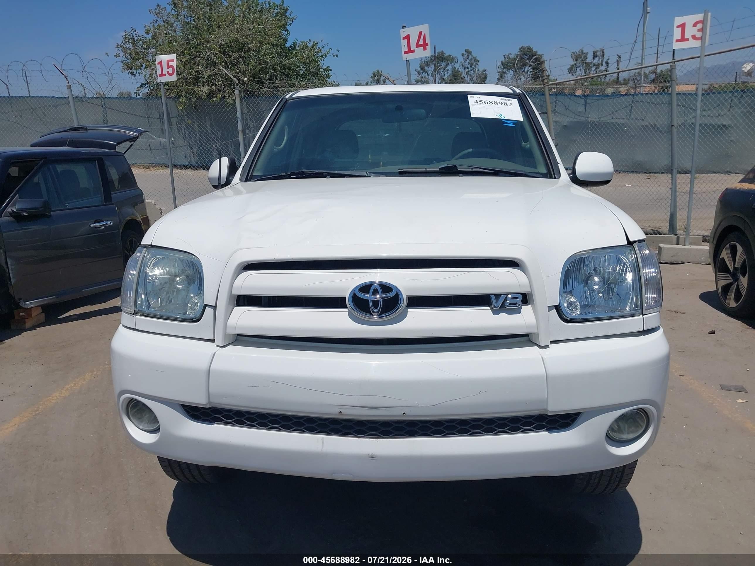 2006 Toyota Tundra Limited V8 Белый vin: 5TBDT481X6S533579