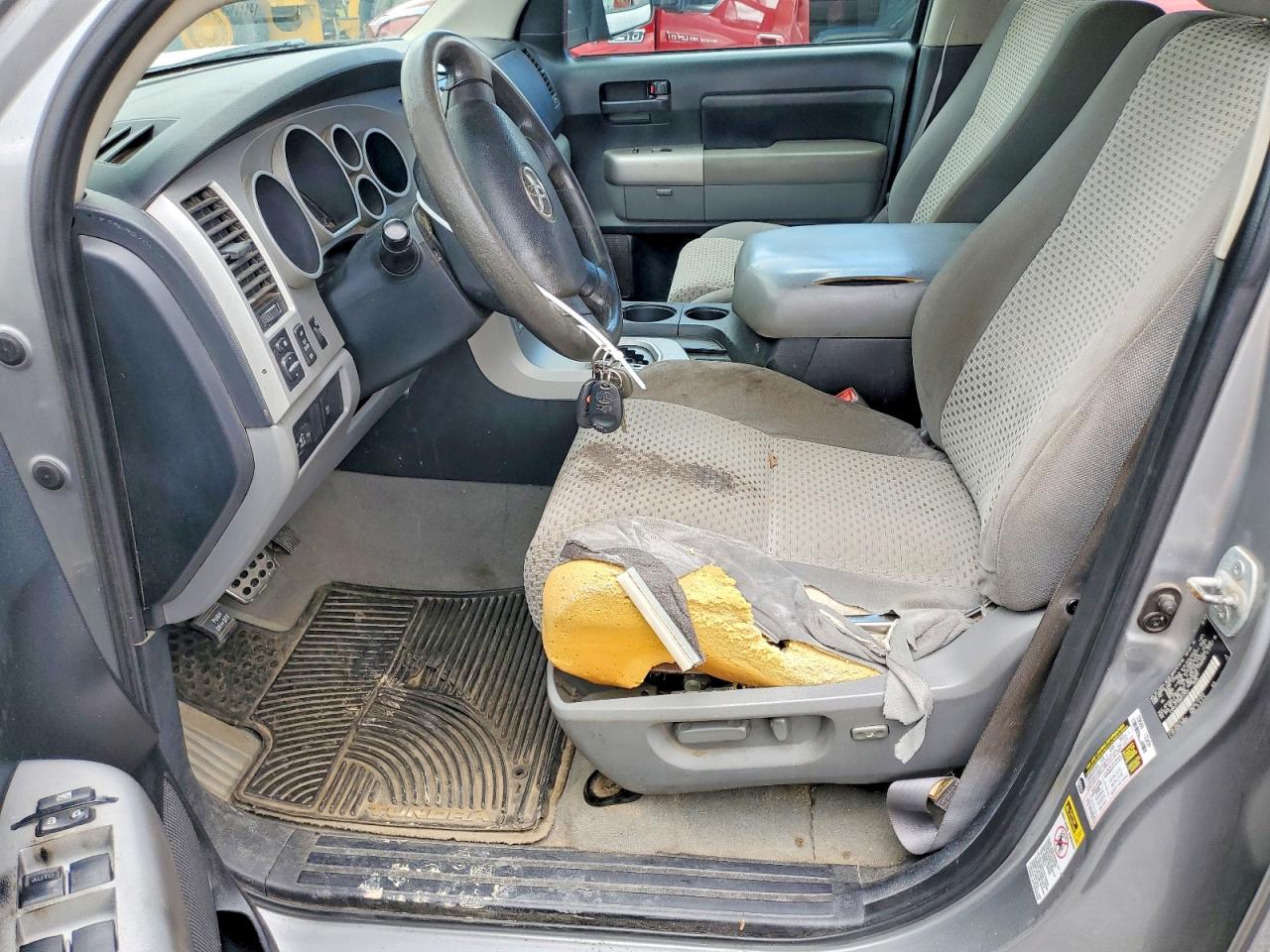 2008 Toyota Tundra Sr5 Silver vin: 5TBDV54128S517420