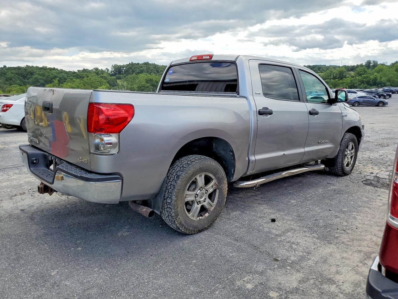 2008 Toyota Tundra Sr5 Silver vin: 5TBDV54128S517420