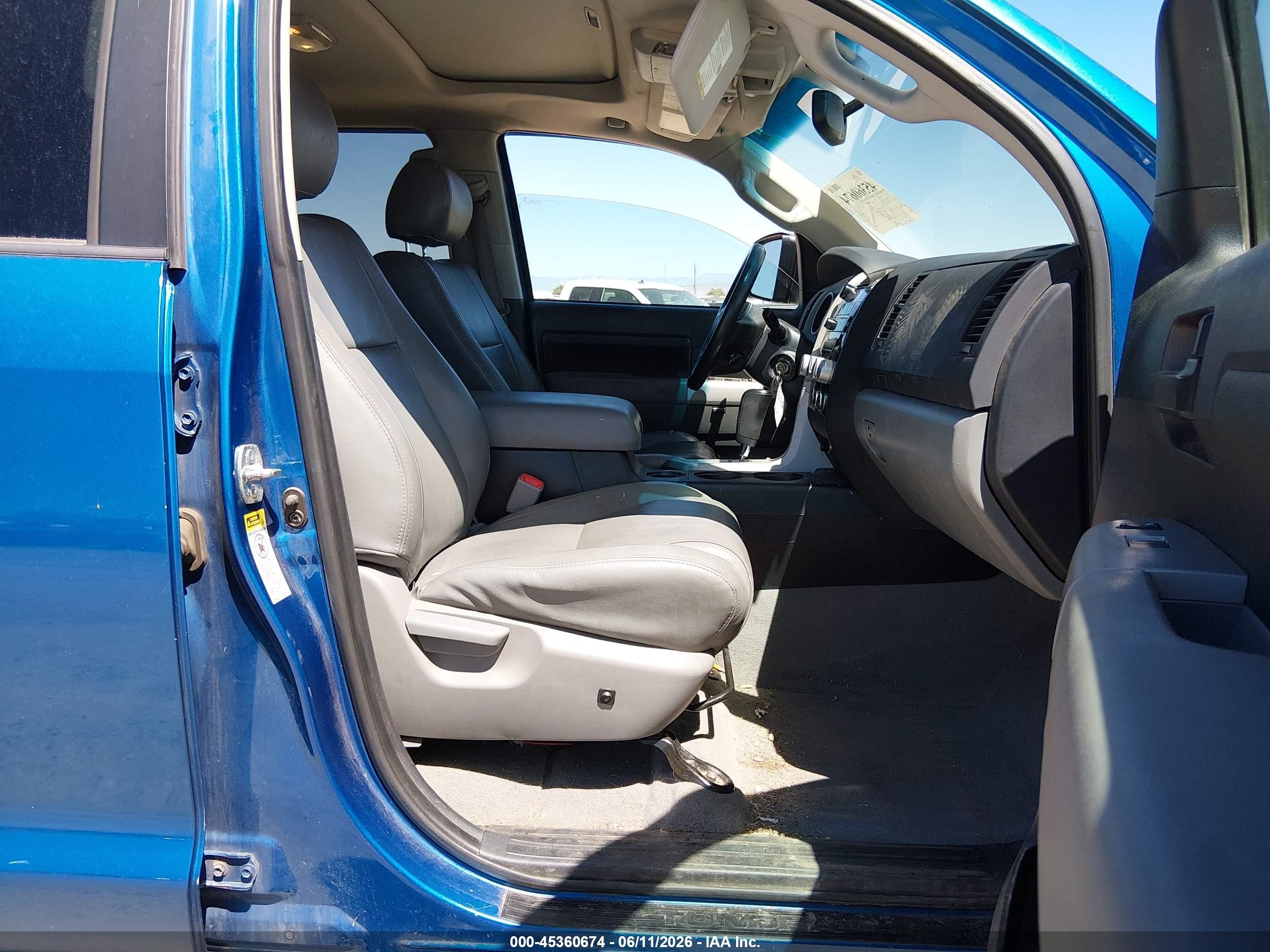 2007 Toyota Tundra Sr5 5.7l V8 Синий vin: 5TBDV54137S473863
