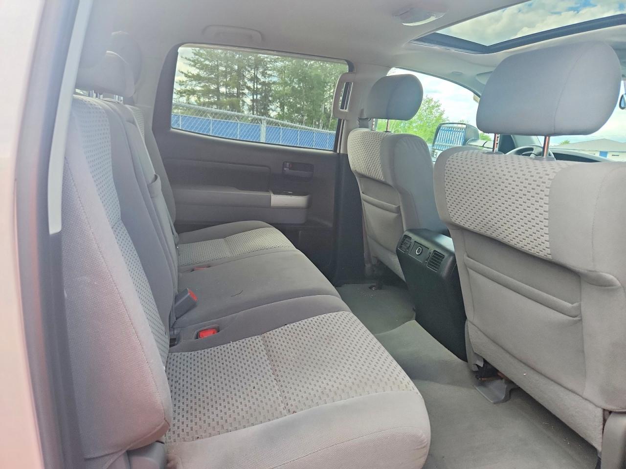 2007 Toyota Tundra Crewmax Белый vin: 5TBDV54137S489660