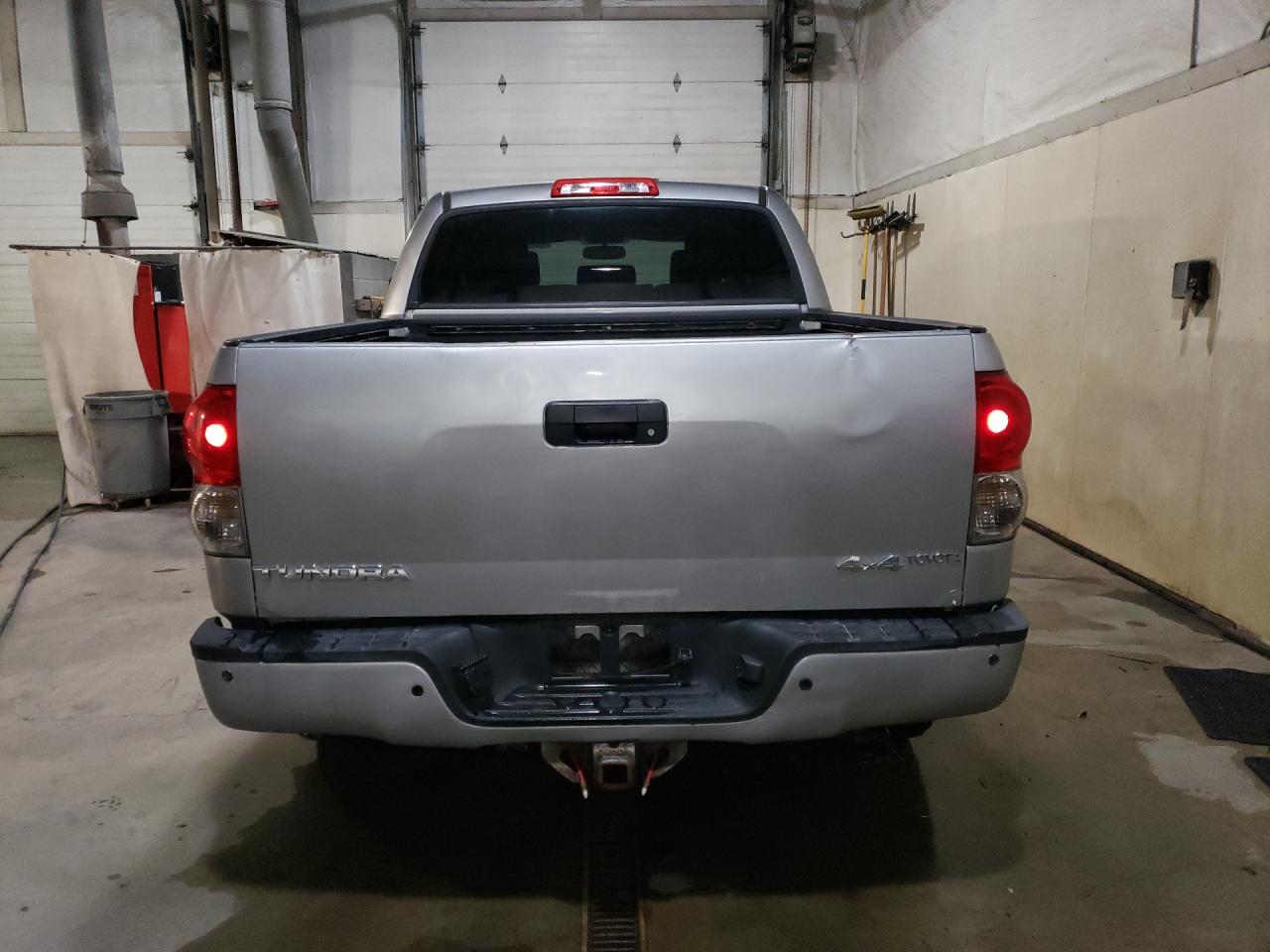 2008 Toyota Tundra Grade Silver vin: 5TBDV54178S522838 Damage: Tailgate, Dent(S) W/ Paint Dmg, > 12 Inches