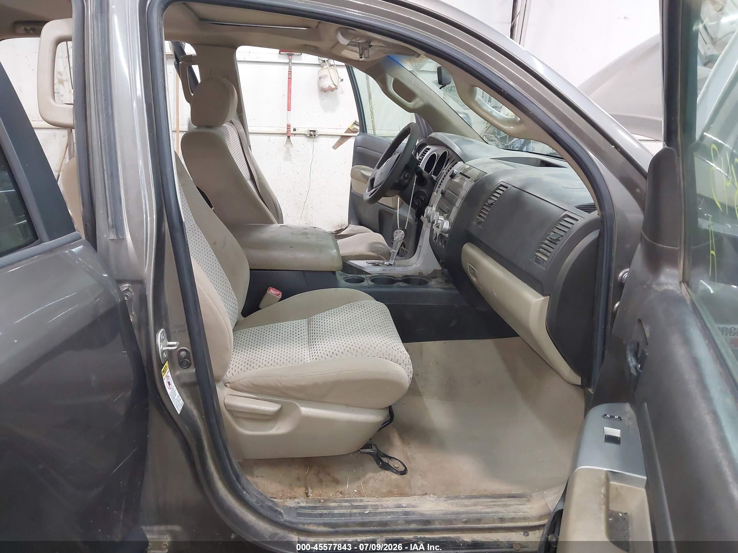 2008 Toyota Tundra Sr5 5.7l V8 Серый vin: 5TBDV54188S513744