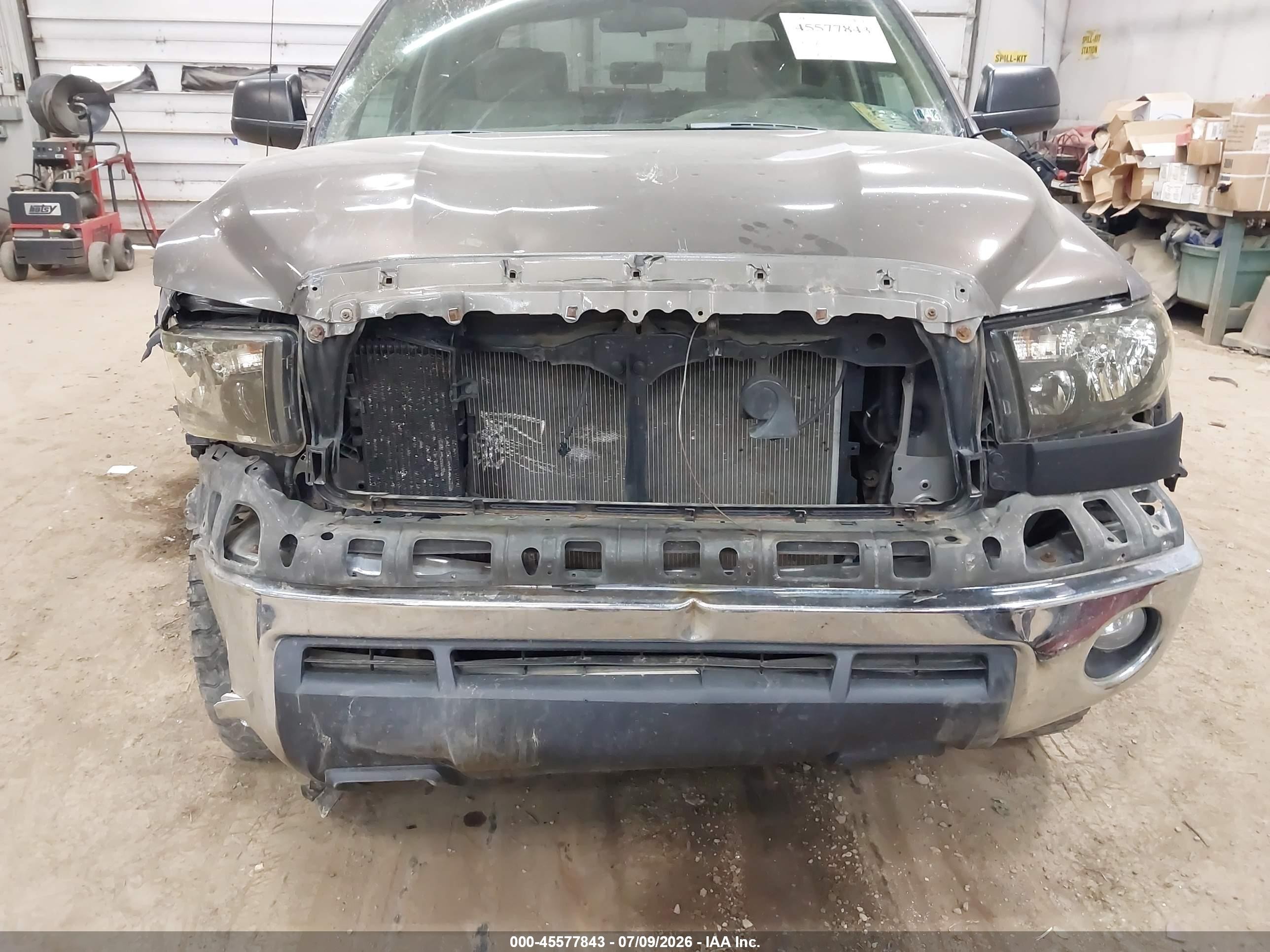 2008 Toyota Tundra Sr5 5.7l V8 Серый vin: 5TBDV54188S513744