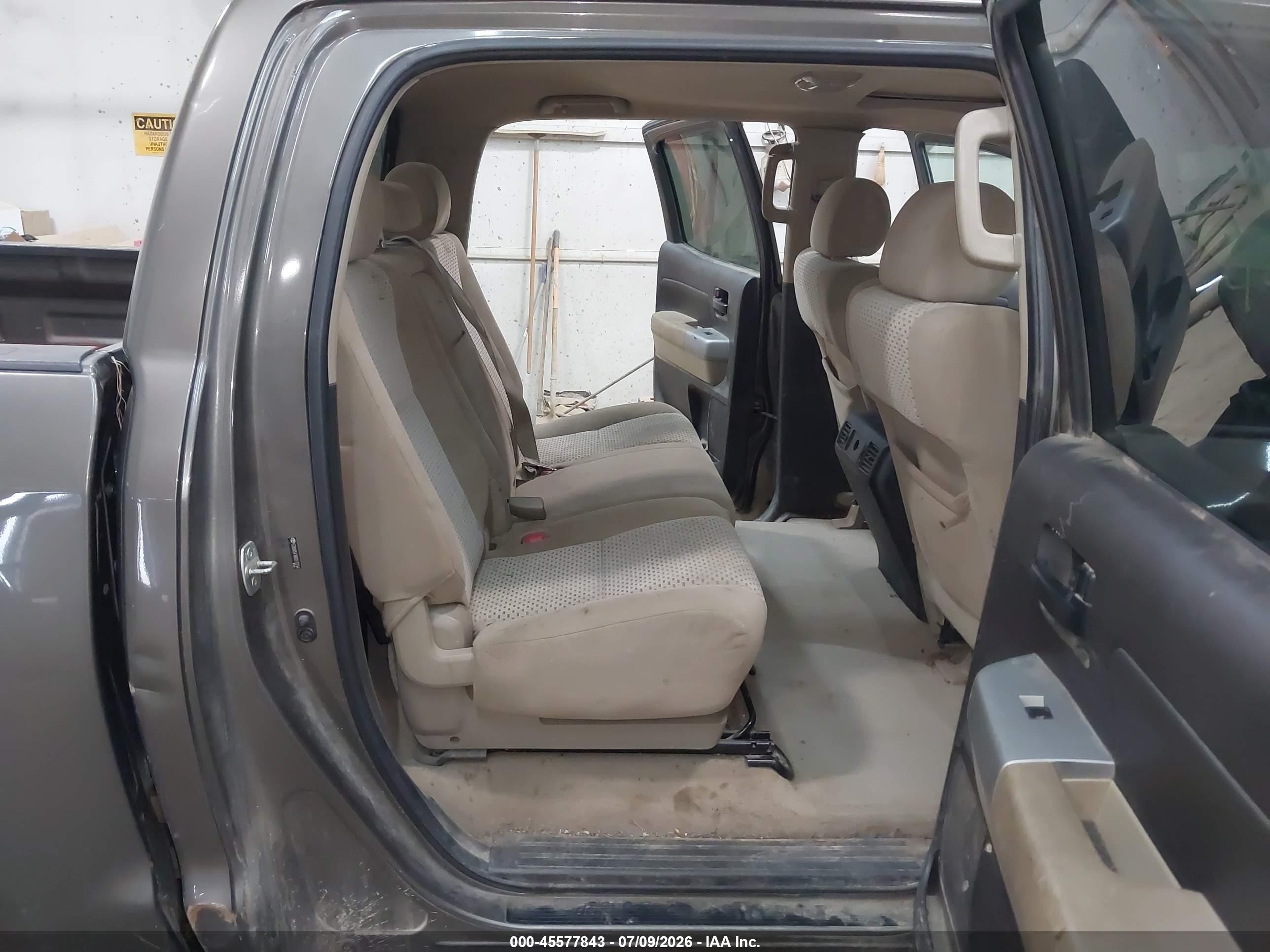 2008 Toyota Tundra Sr5 5.7l V8 Серый vin: 5TBDV54188S513744