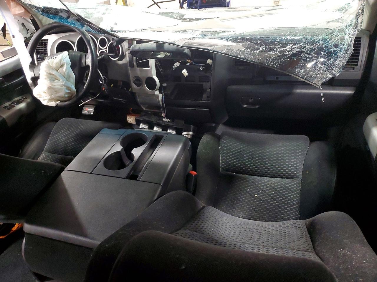 2007 Toyota Tundra Crewmax Sr5 White vin: 5TBDV541X7S465467