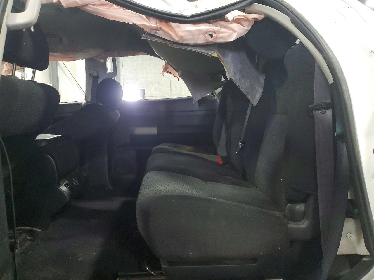 2007 Toyota Tundra Crewmax Sr5 White vin: 5TBDV541X7S465467