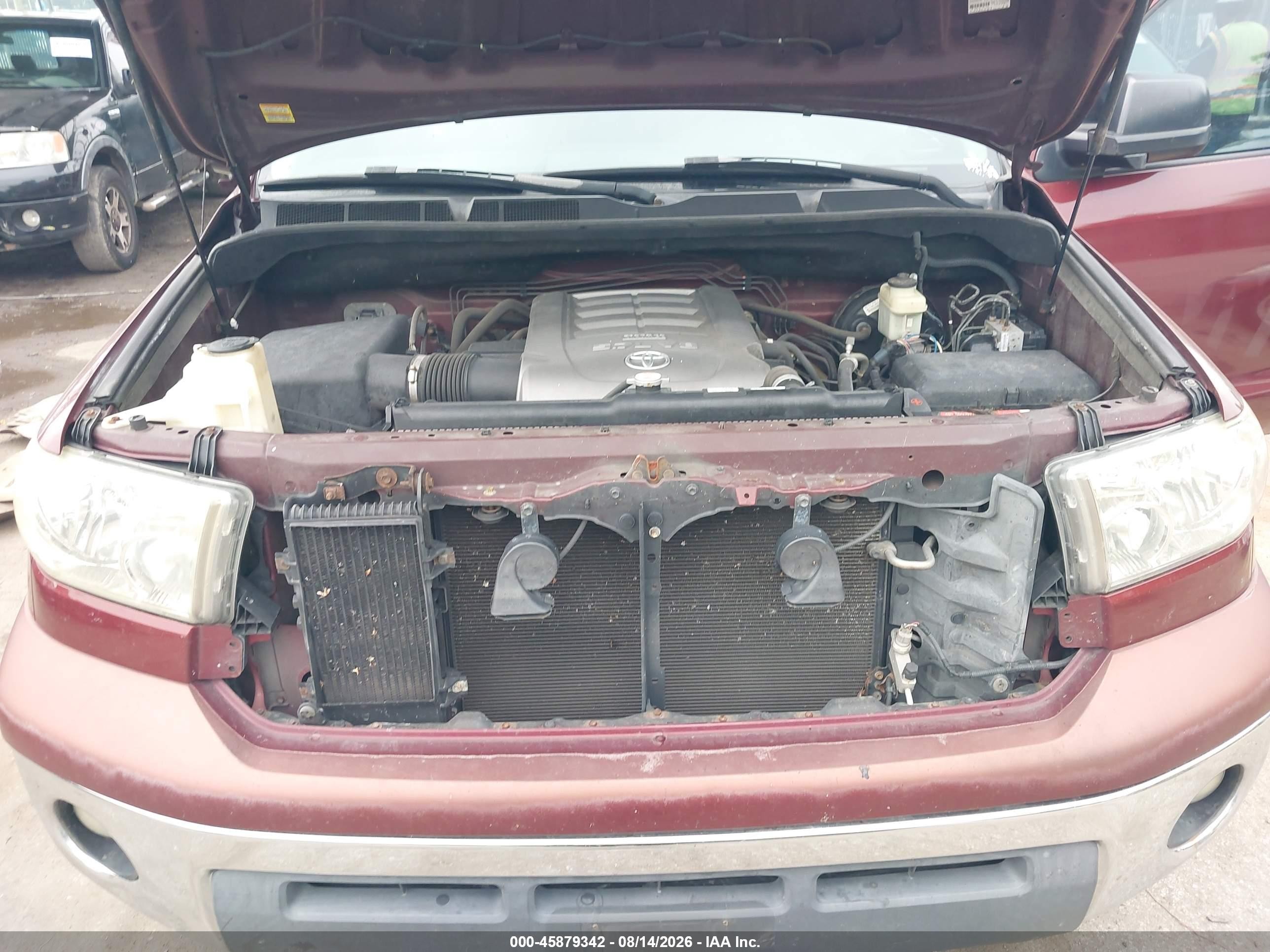 2008 Toyota Tundra Sr5 5.7l V8 Red vin: 5TBDV541X8S503748