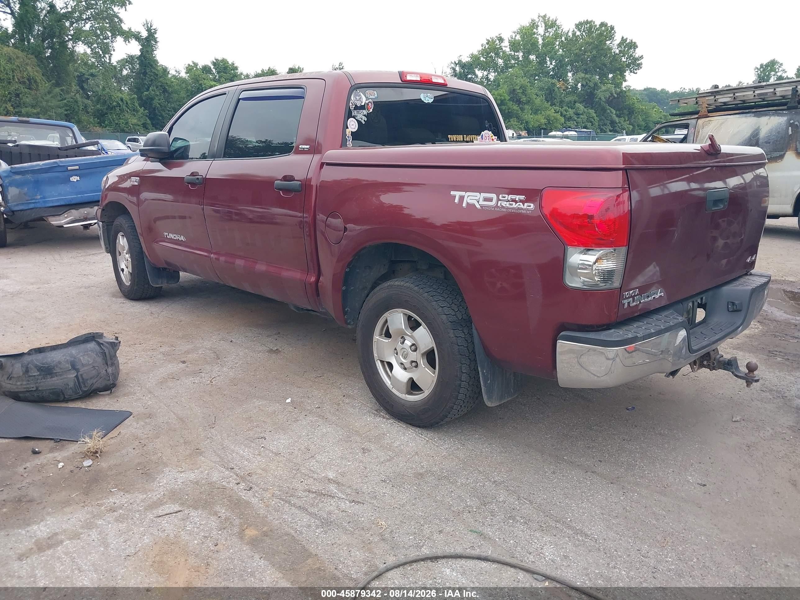 2008 Toyota Tundra Sr5 5.7l V8 Red vin: 5TBDV541X8S503748