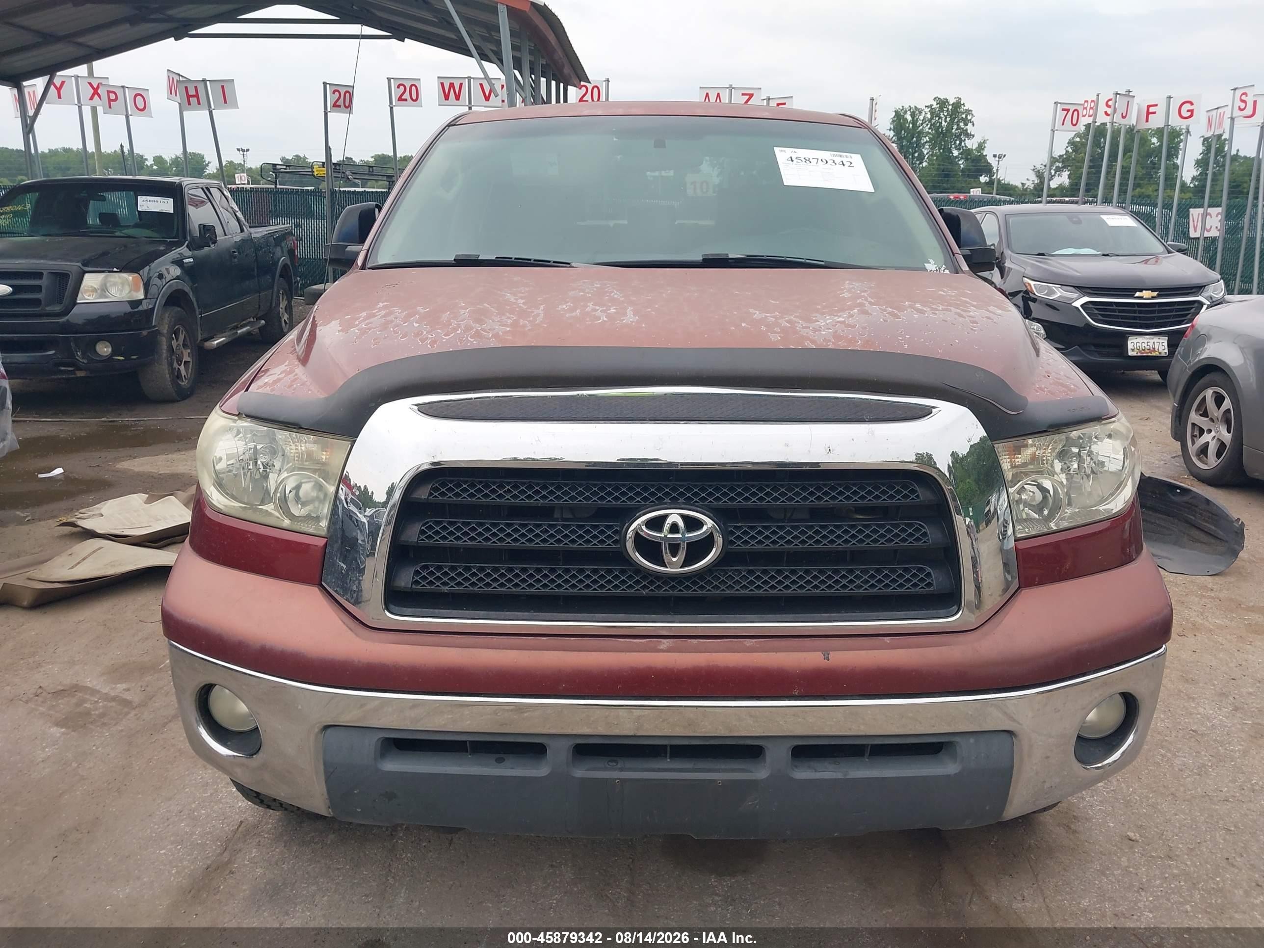 2008 Toyota Tundra Sr5 5.7l V8 Red vin: 5TBDV541X8S503748