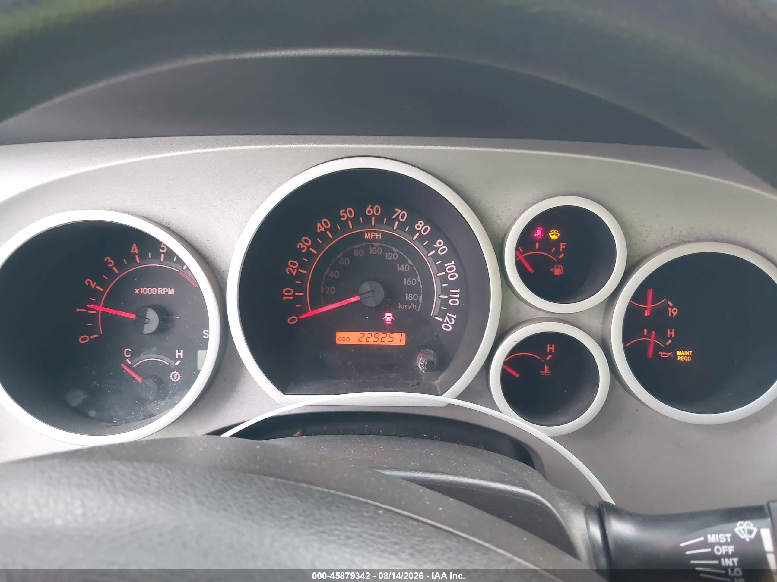 2008 Toyota Tundra Sr5 5.7l V8 Red vin: 5TBDV541X8S503748