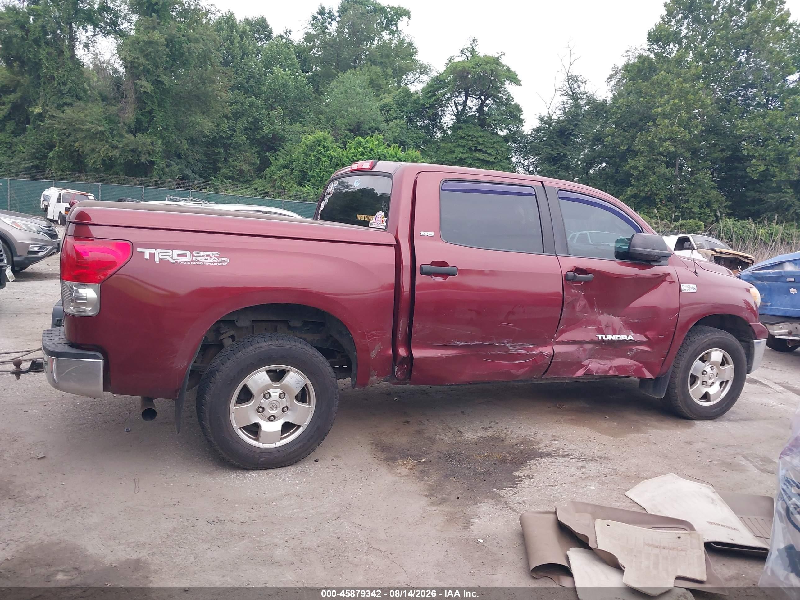 2008 Toyota Tundra Sr5 5.7l V8 Red vin: 5TBDV541X8S503748