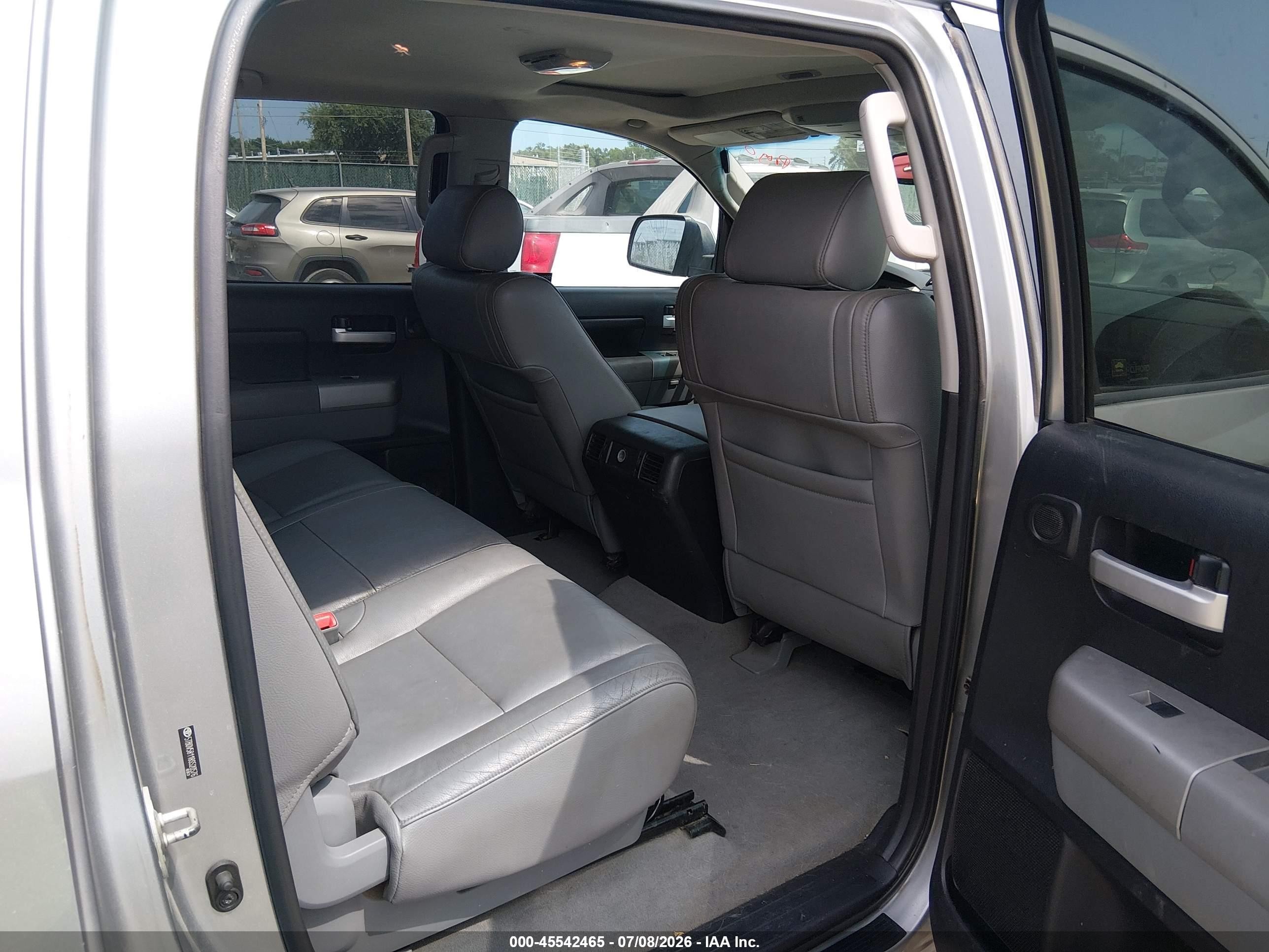 2008 Toyota Tundra Limited 5.7l V8 Silver vin: 5TBDV58118S520576