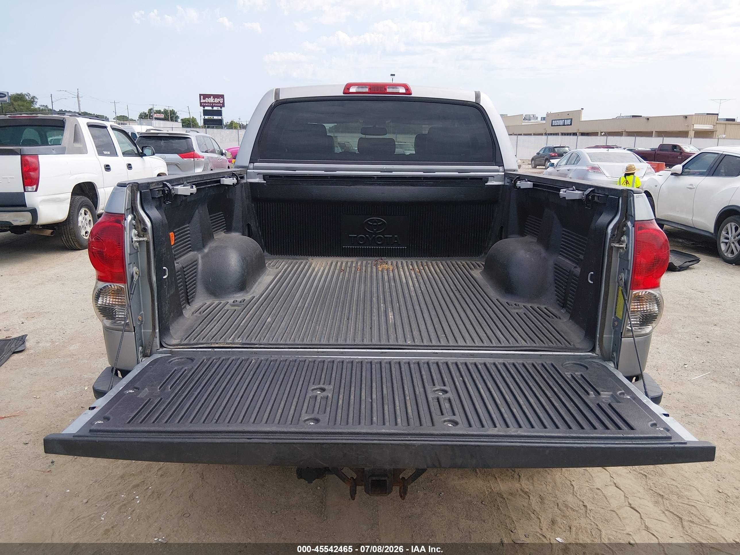 2008 Toyota Tundra Limited 5.7l V8 Silver vin: 5TBDV58118S520576