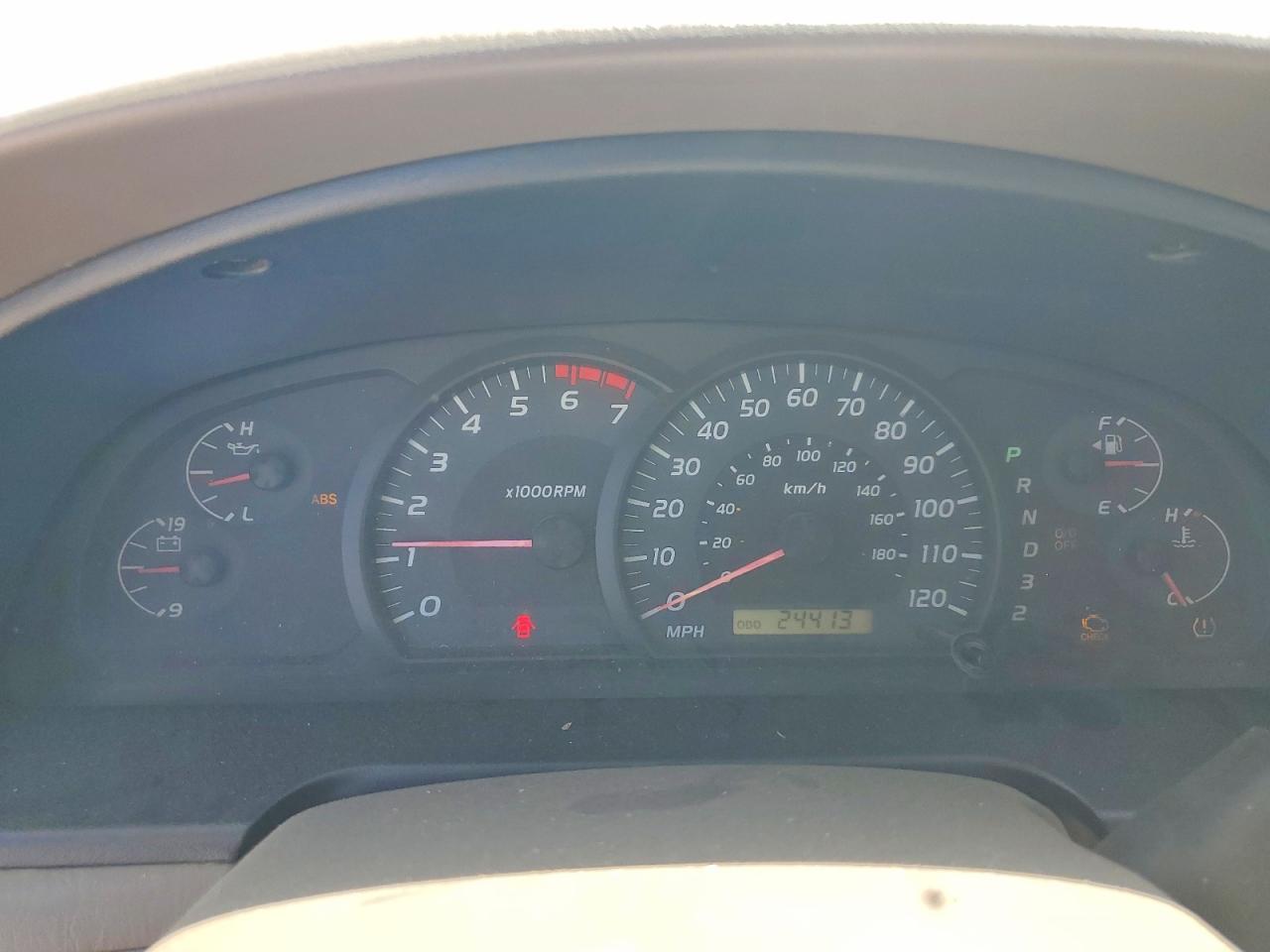 2005 Toyota Tundra Double Cab Sr5 White vin: 5TBET34135S468075