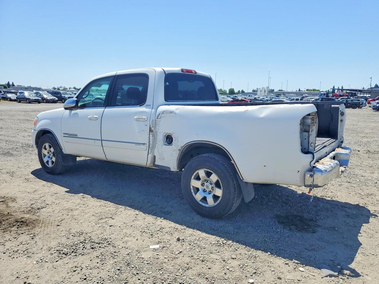 2005 Toyota Tundra Double Cab Sr5 White vin: 5TBET34135S468075