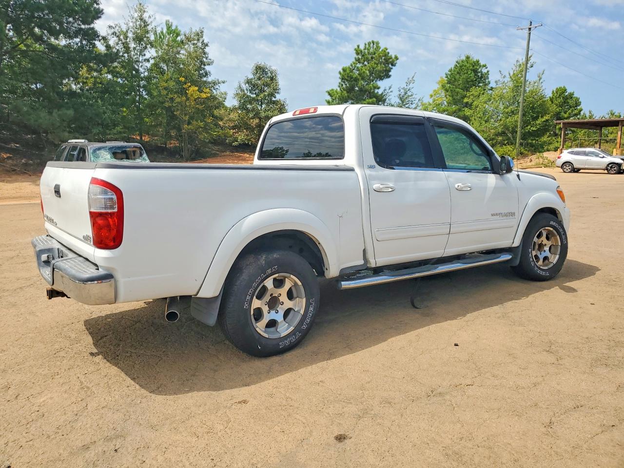 2005 Toyota Tundra Double Cab Sr5 White vin: 5TBET34135S483532