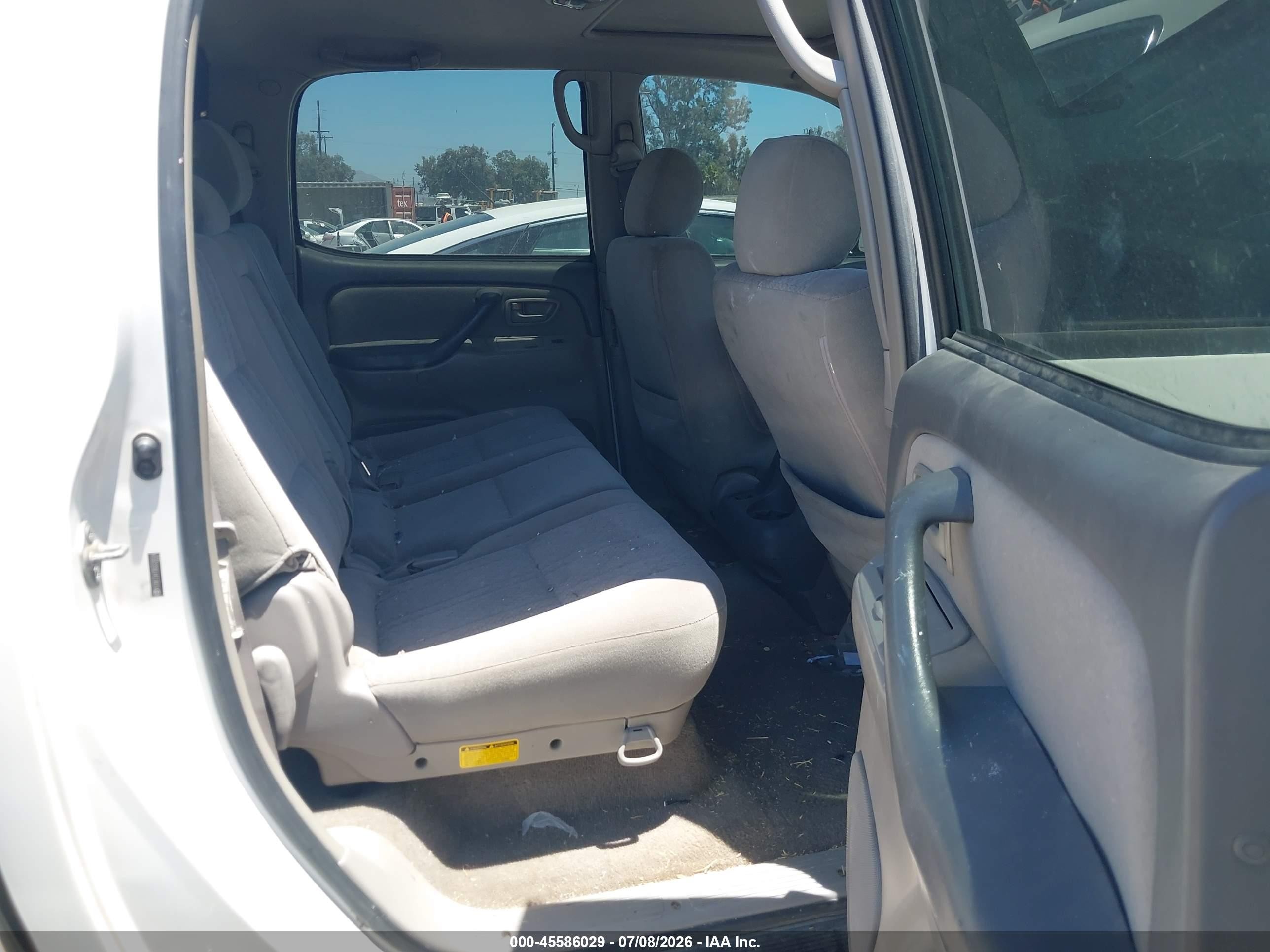 2006 Toyota Tundra Sr5 V8 White vin: 5TBET34136S528504