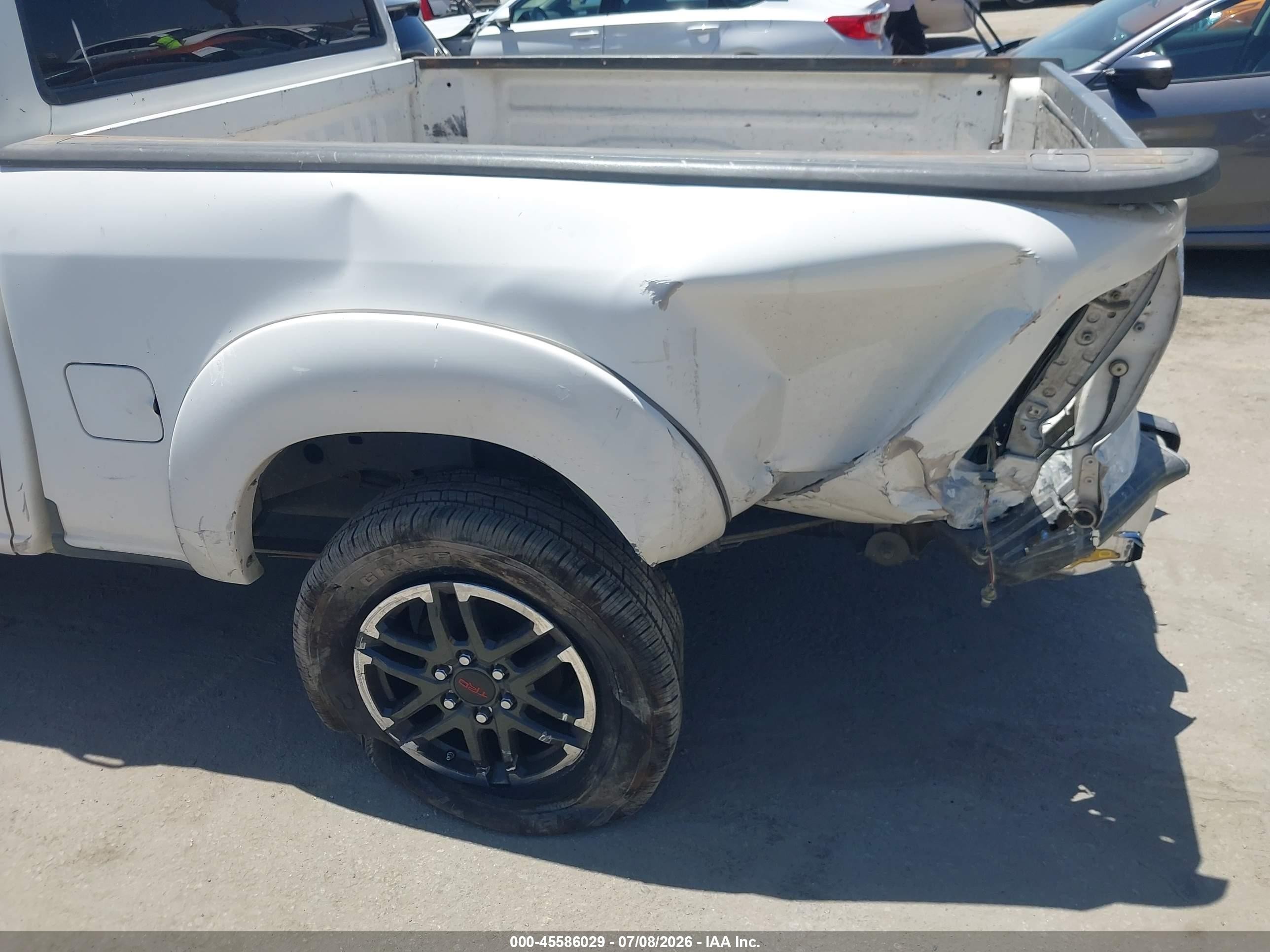 2006 Toyota Tundra Sr5 V8 White vin: 5TBET34136S528504