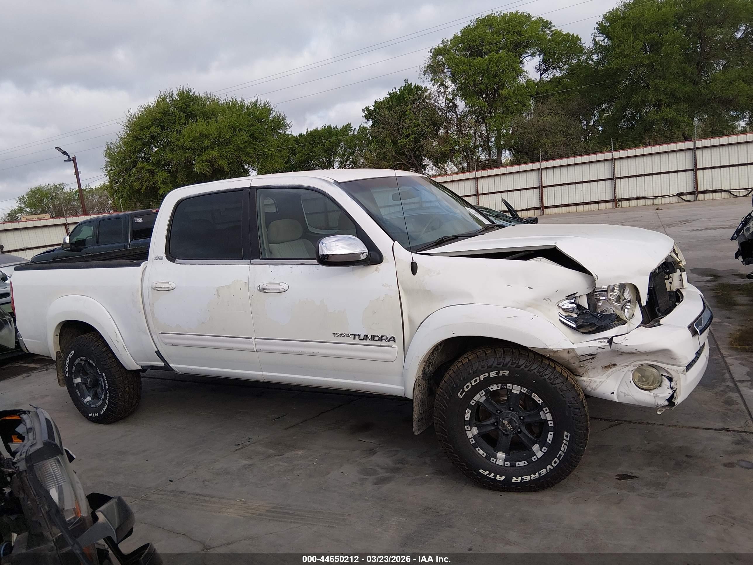 2004 Toyota Tundra Sr5 V8 White vin: 5TBET34144S462039