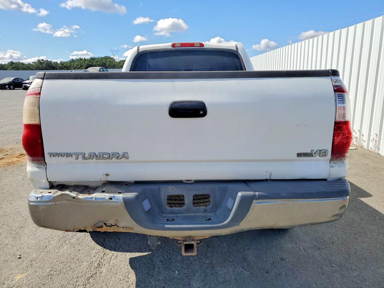2005 Toyota Tundra Double Cab Sr5 White vin: 5TBET34165S467034