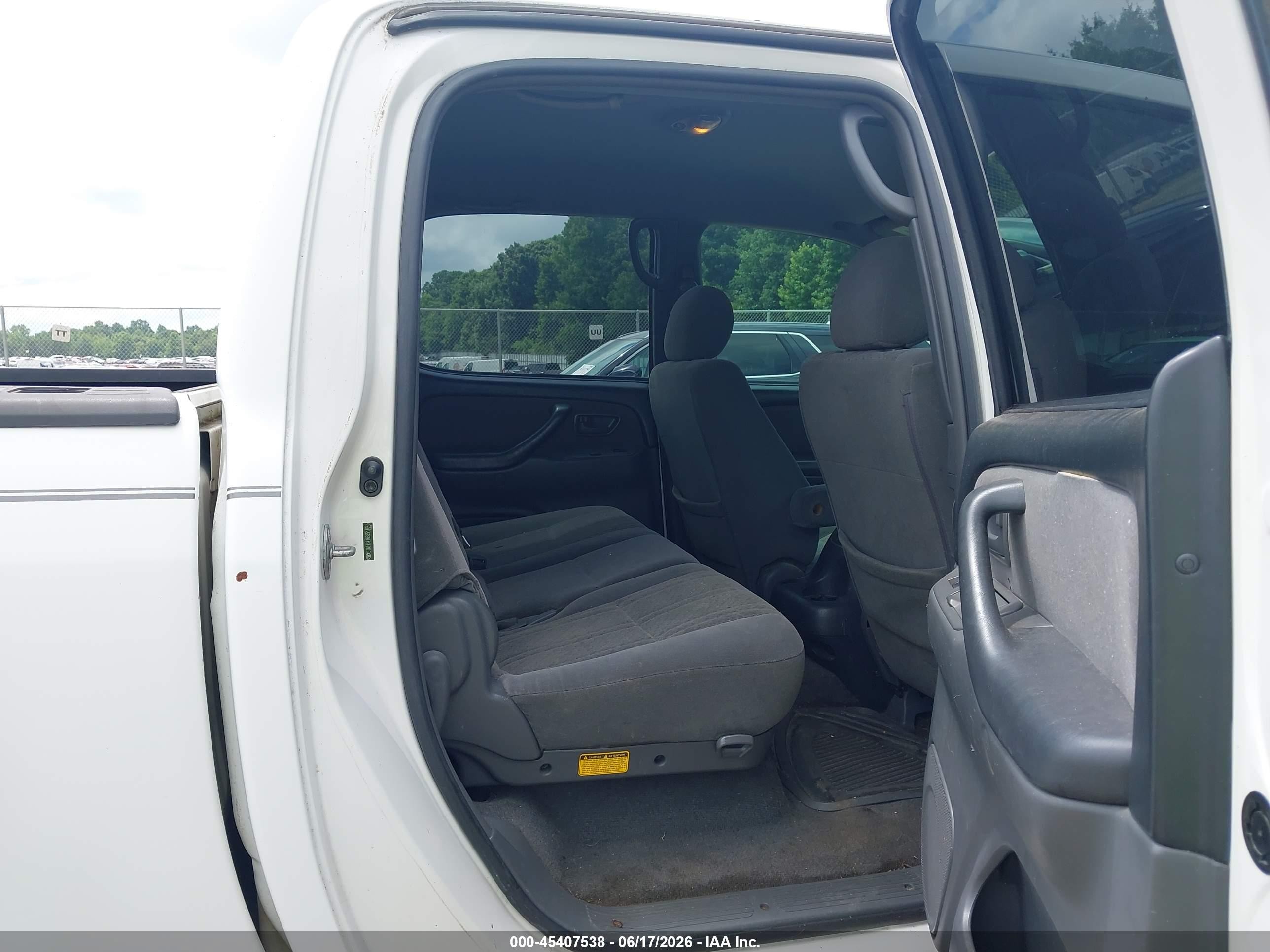 2006 Toyota Tundra Sr5 V8 White vin: 5TBET34166S514645