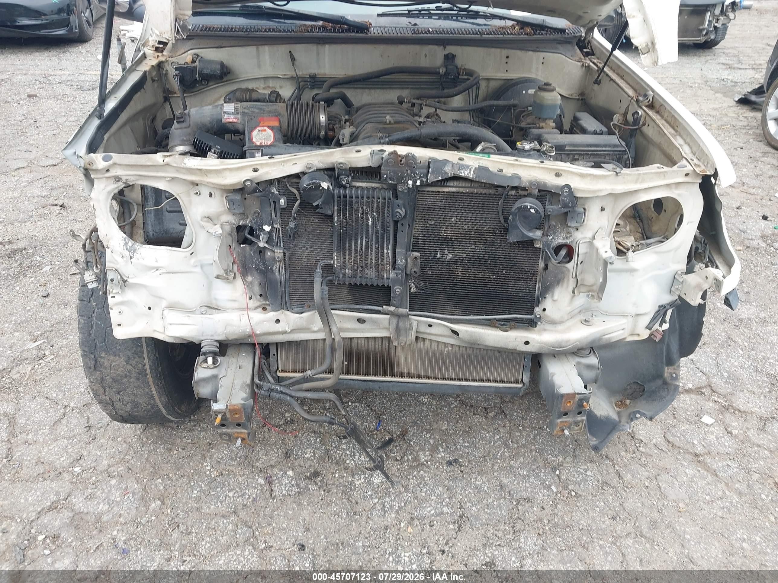 2006 Toyota Tundra Sr5 V8 White vin: 5TBET34166S516038