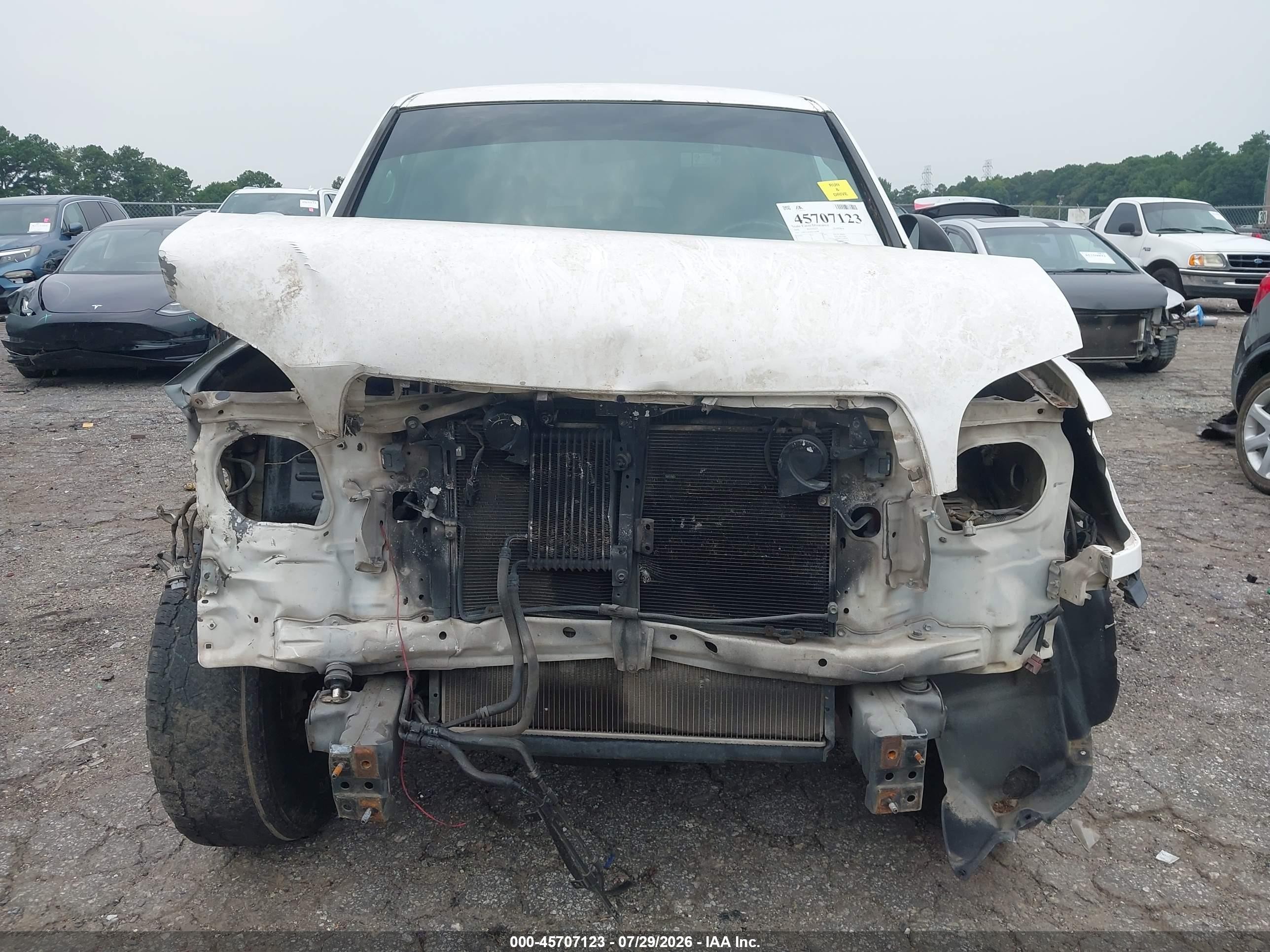 2006 Toyota Tundra Sr5 V8 White vin: 5TBET34166S516038