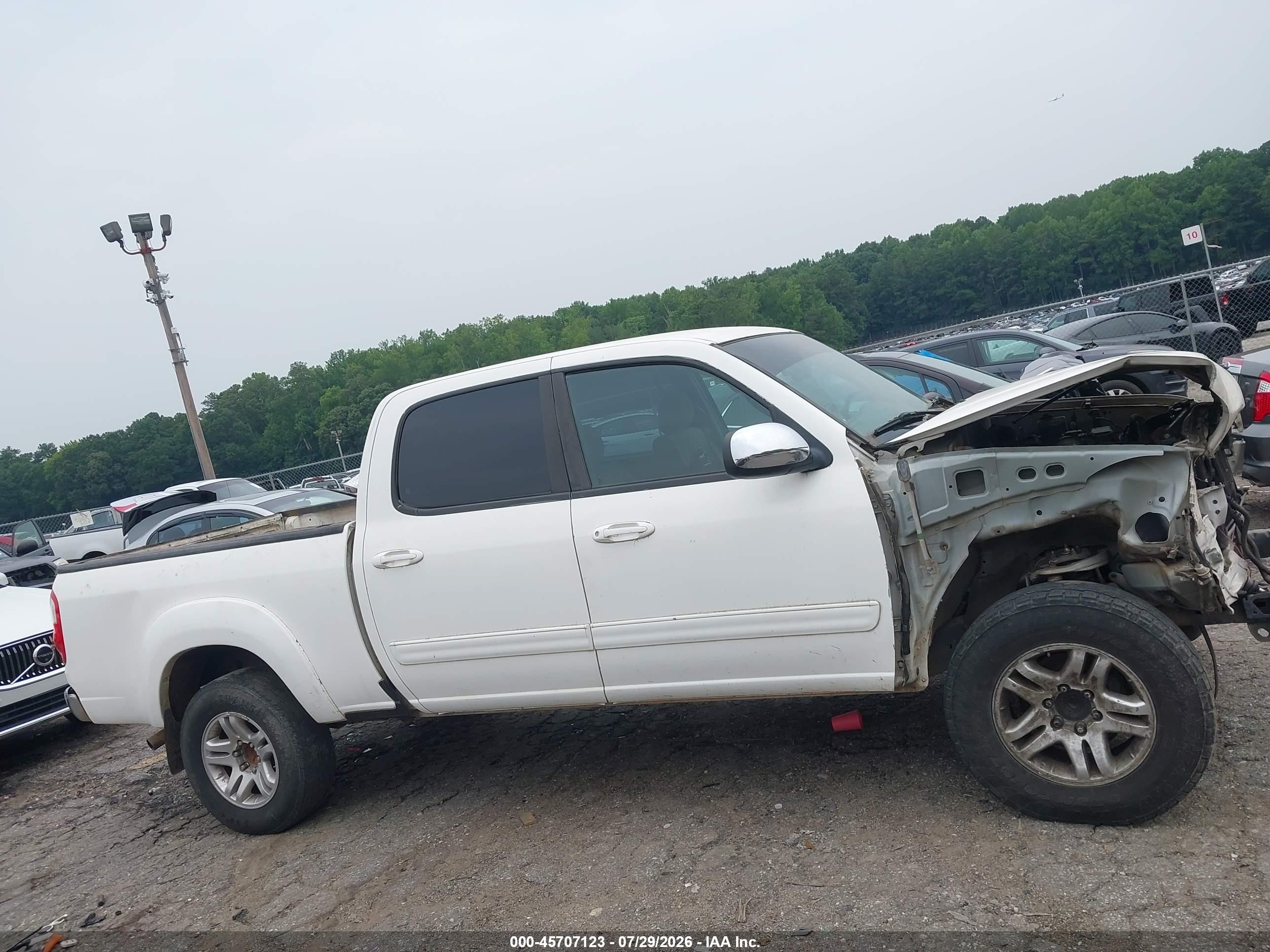 2006 Toyota Tundra Sr5 V8 White vin: 5TBET34166S516038