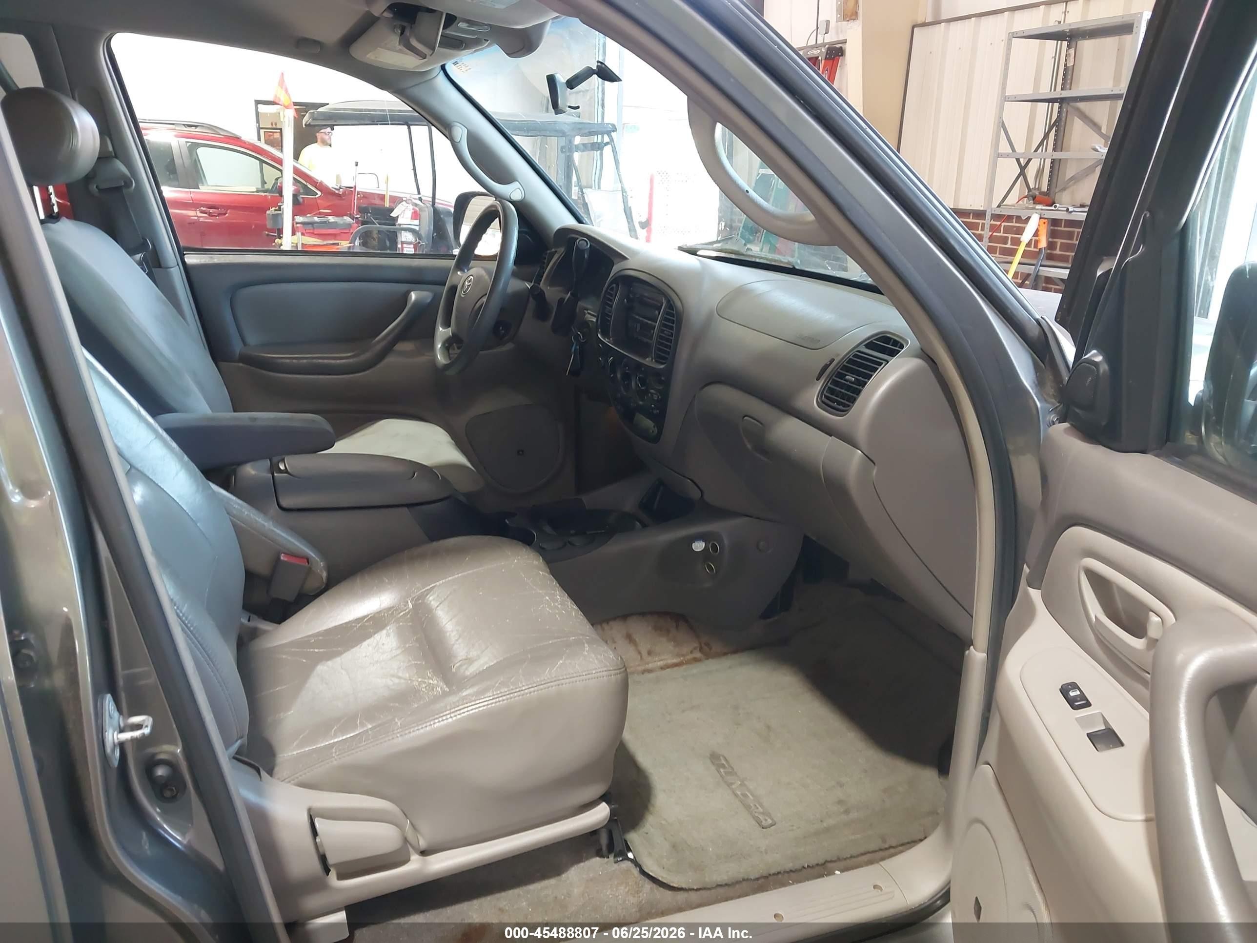 2004 Toyota Tundra Sr5 V8 Gray vin: 5TBET34174S454033