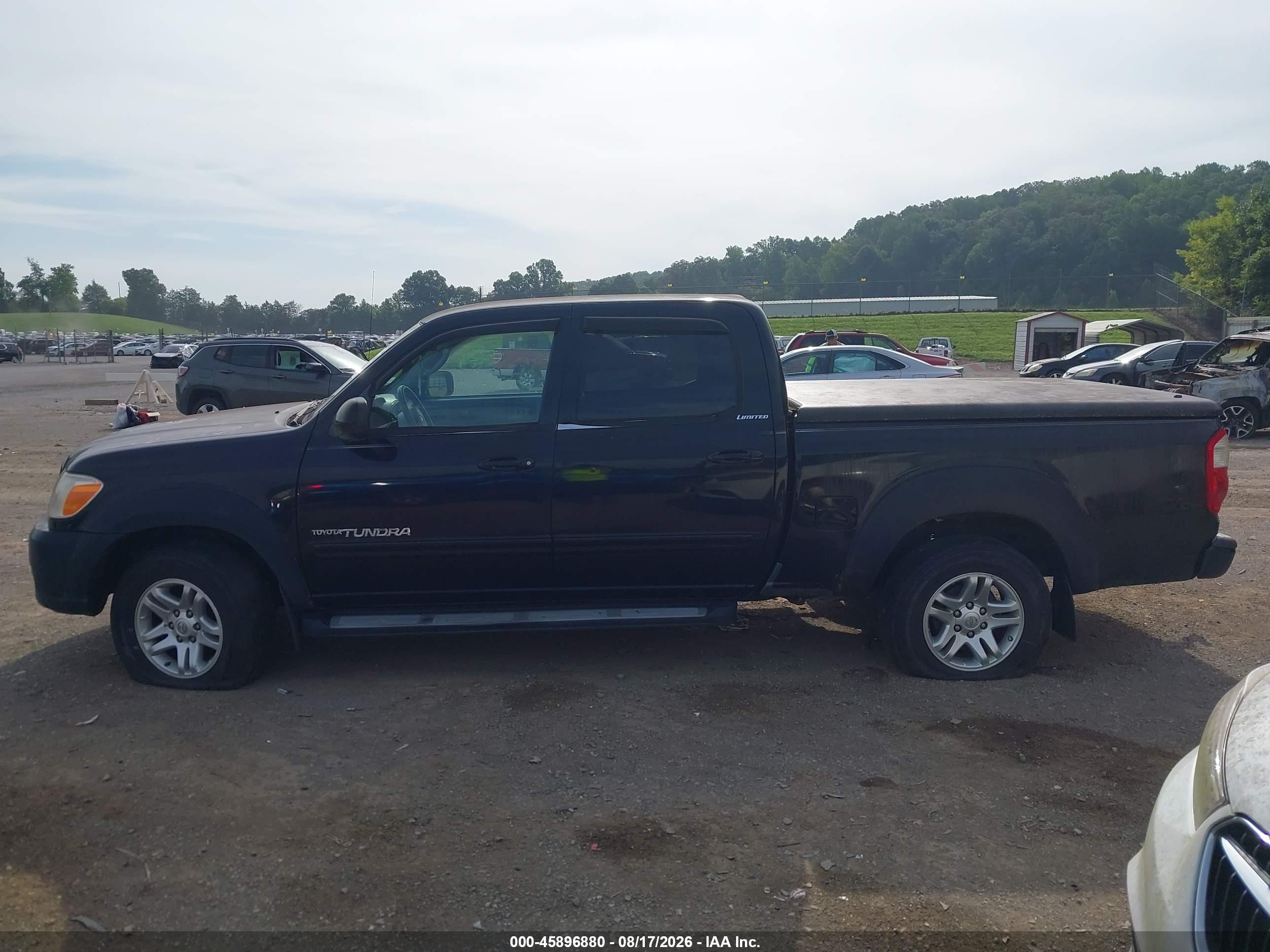 2005 Toyota Tundra Limited V8 Черный vin: 5TBET38165S489738
