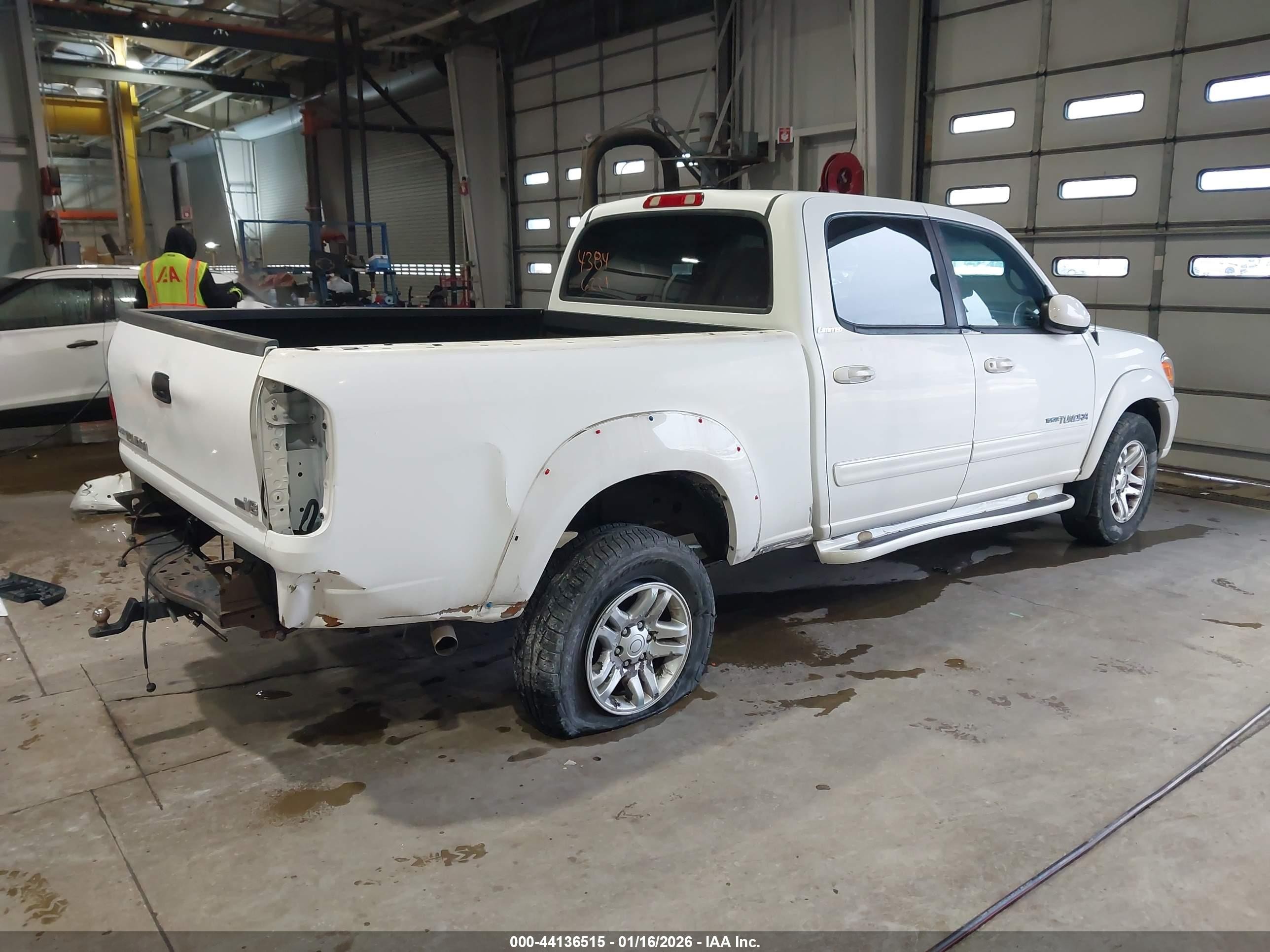 2006 Toyota Tundra Limited V8 White vin: 5TBET38166S530886