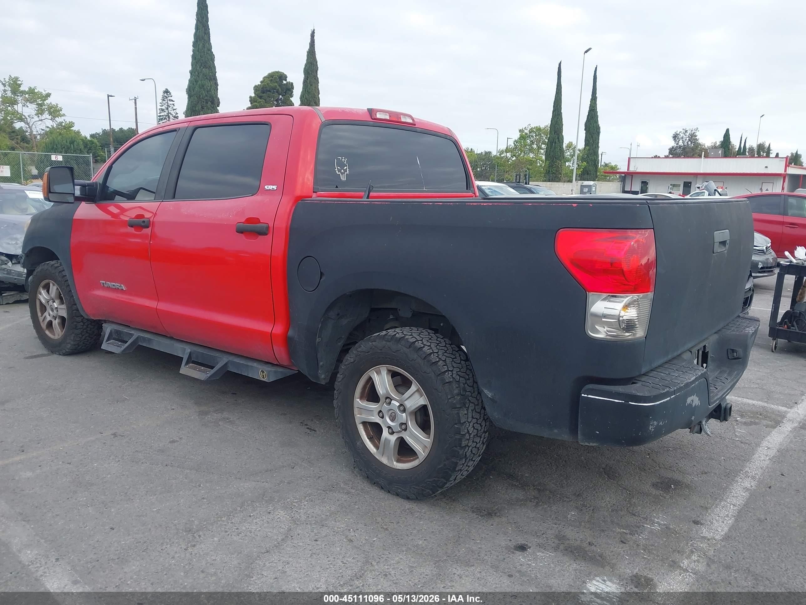 2007 Toyota Tundra Sr5 5.7l V8 Red vin: 5TBEV54157S453778
