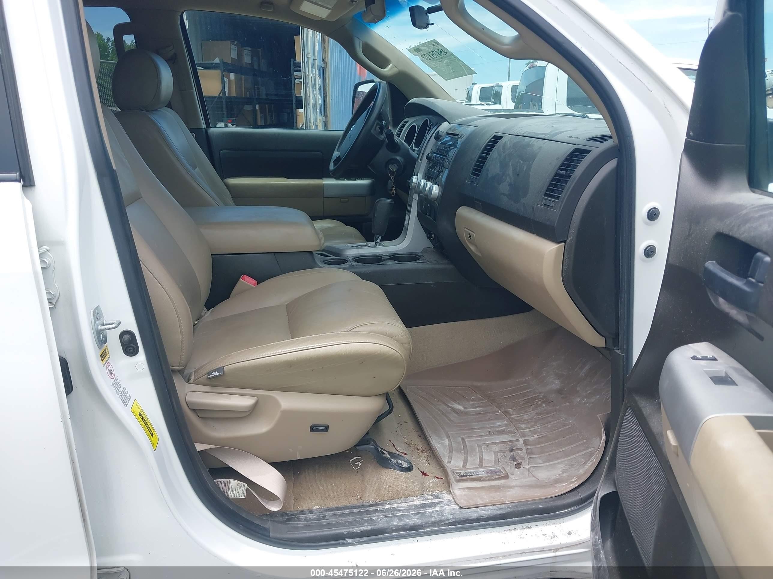 2007 Toyota Tundra Sr5 5.7l V8 White vin: 5TBEV54197S461950