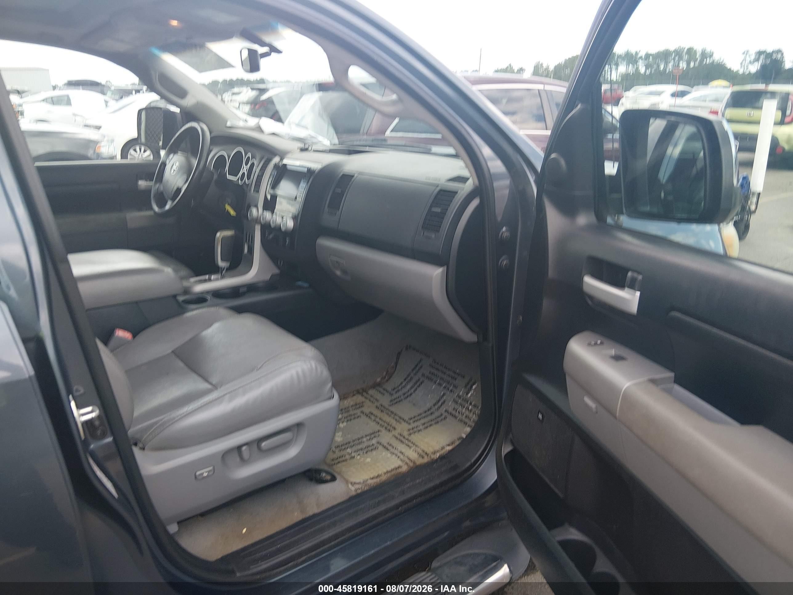 2008 Toyota Tundra Limited 5.7l V8 Серый vin: 5TBEV58158S481558