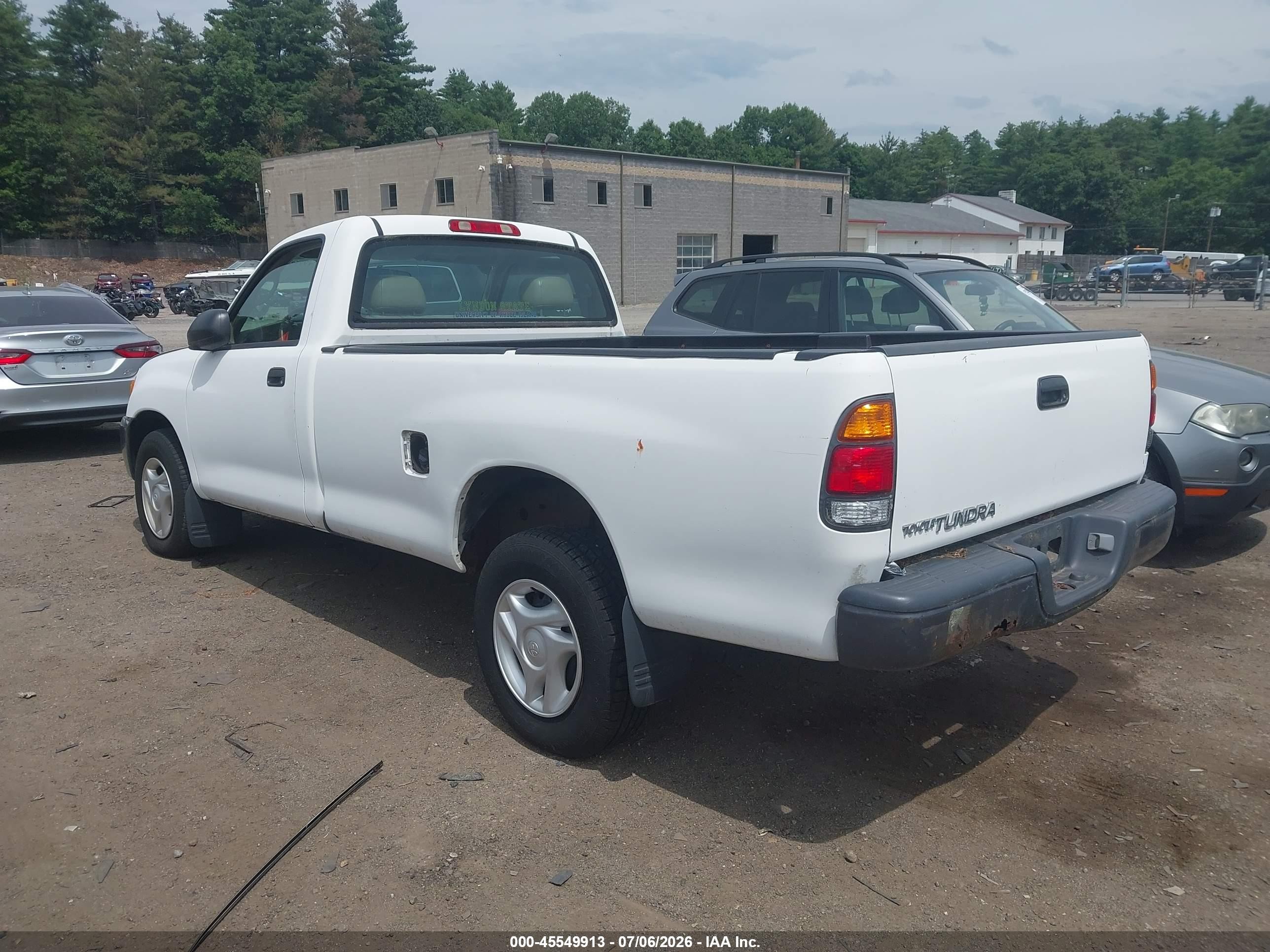 2004 Toyota Tundra   White vin: 5TBJN32104S447906