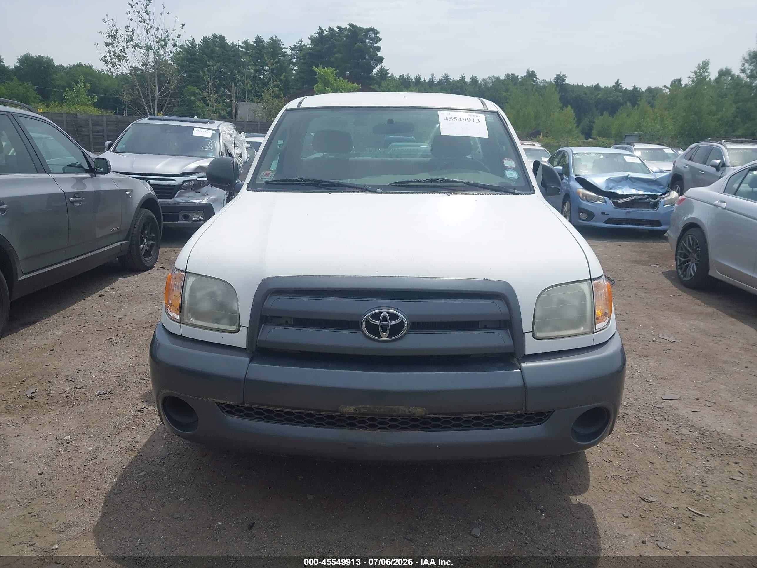 2004 Toyota Tundra   White vin: 5TBJN32104S447906