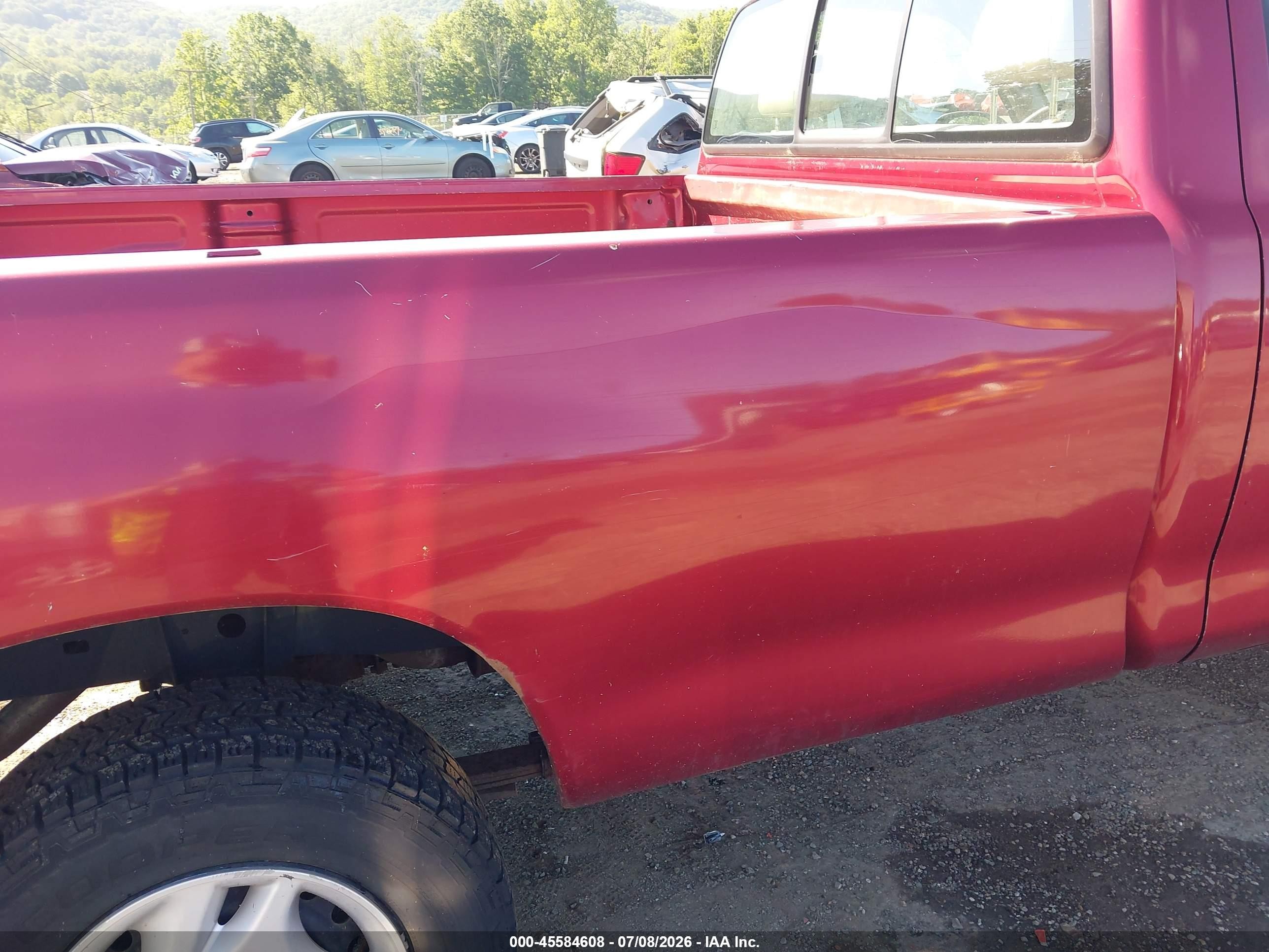 2001 Toyota Tundra   Maroon vin: 5TBJN32121S129104