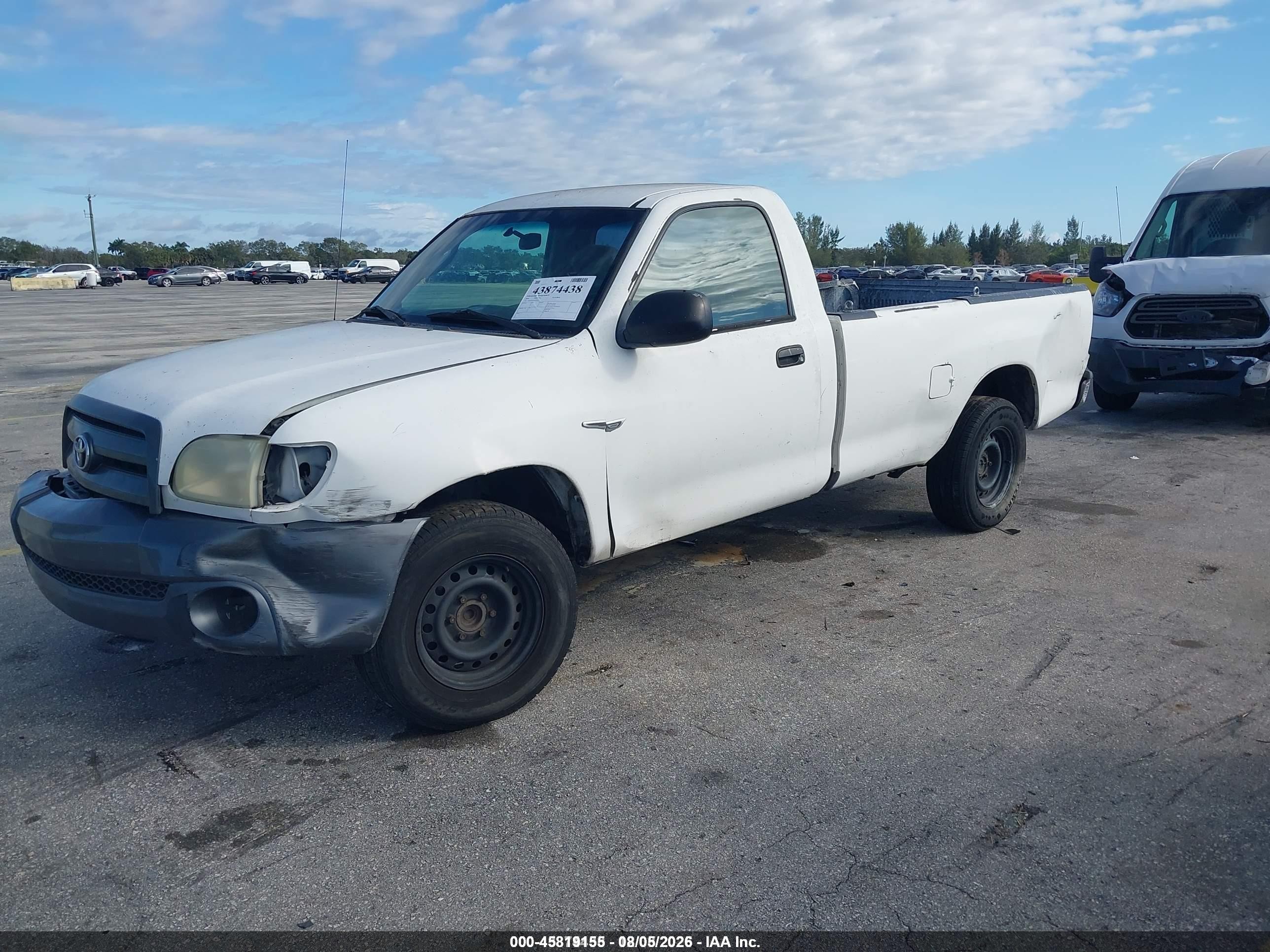 2004 Toyota Tundra   Белый vin: 5TBJN32134S445289