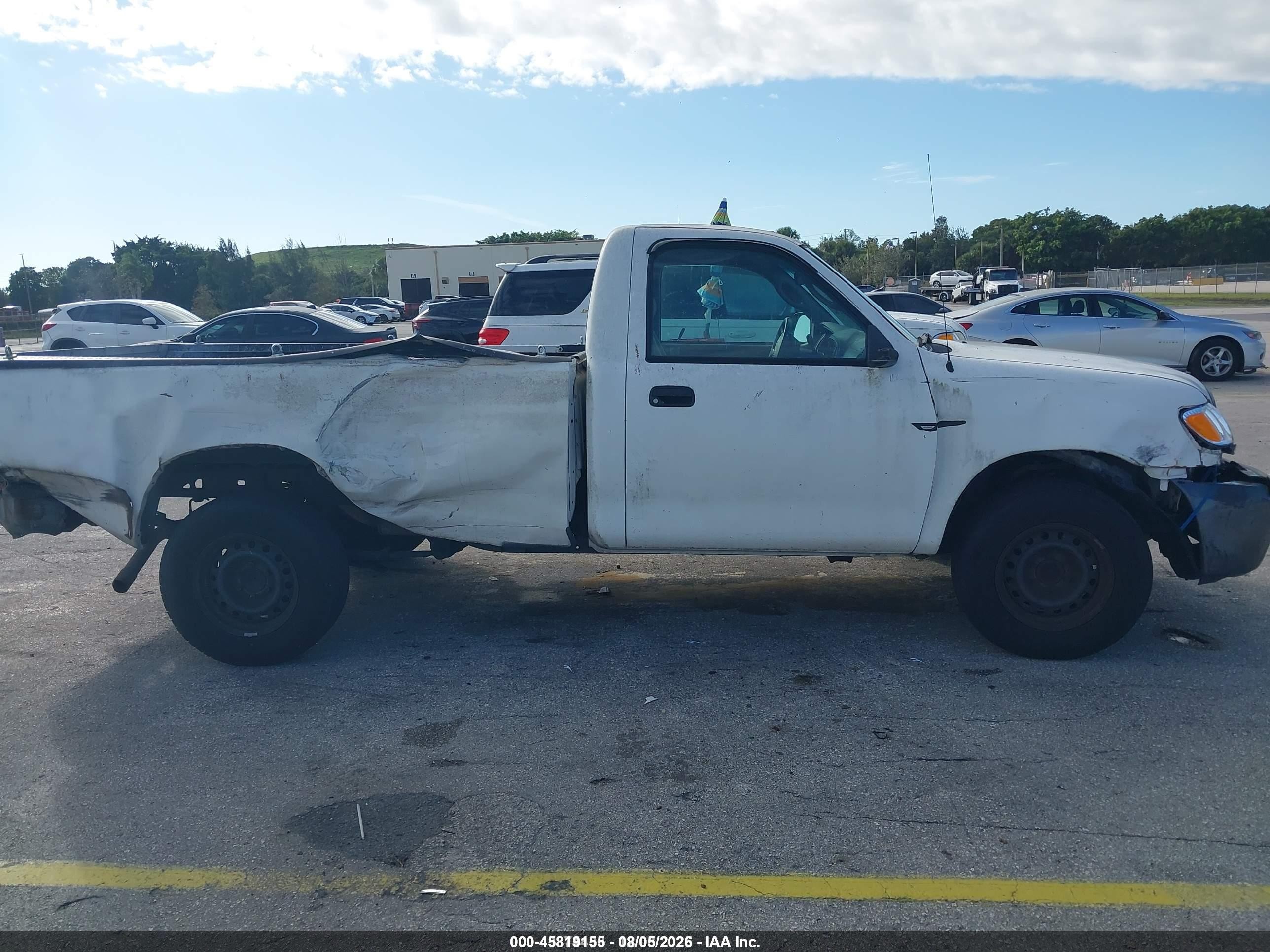 2004 Toyota Tundra   Белый vin: 5TBJN32134S445289
