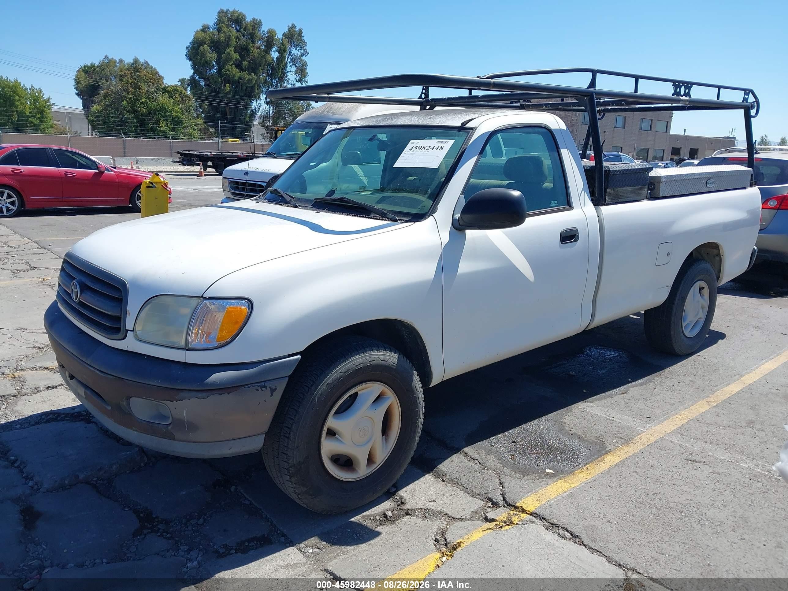 2000 Toyota Tundra   White vin: 5TBJN3213YS077282