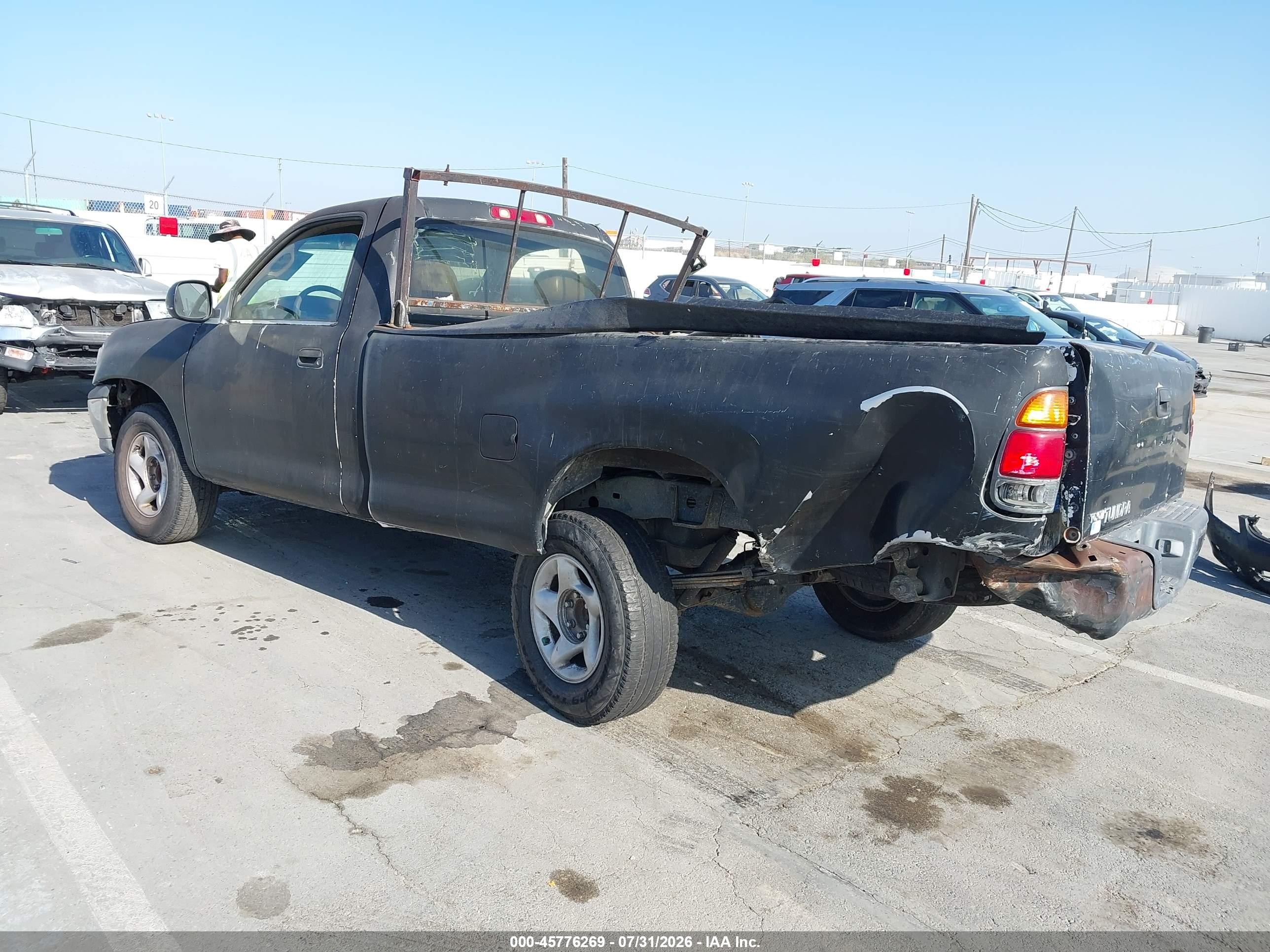 2001 Toyota Tundra   Black vin: 5TBJN32141S136006