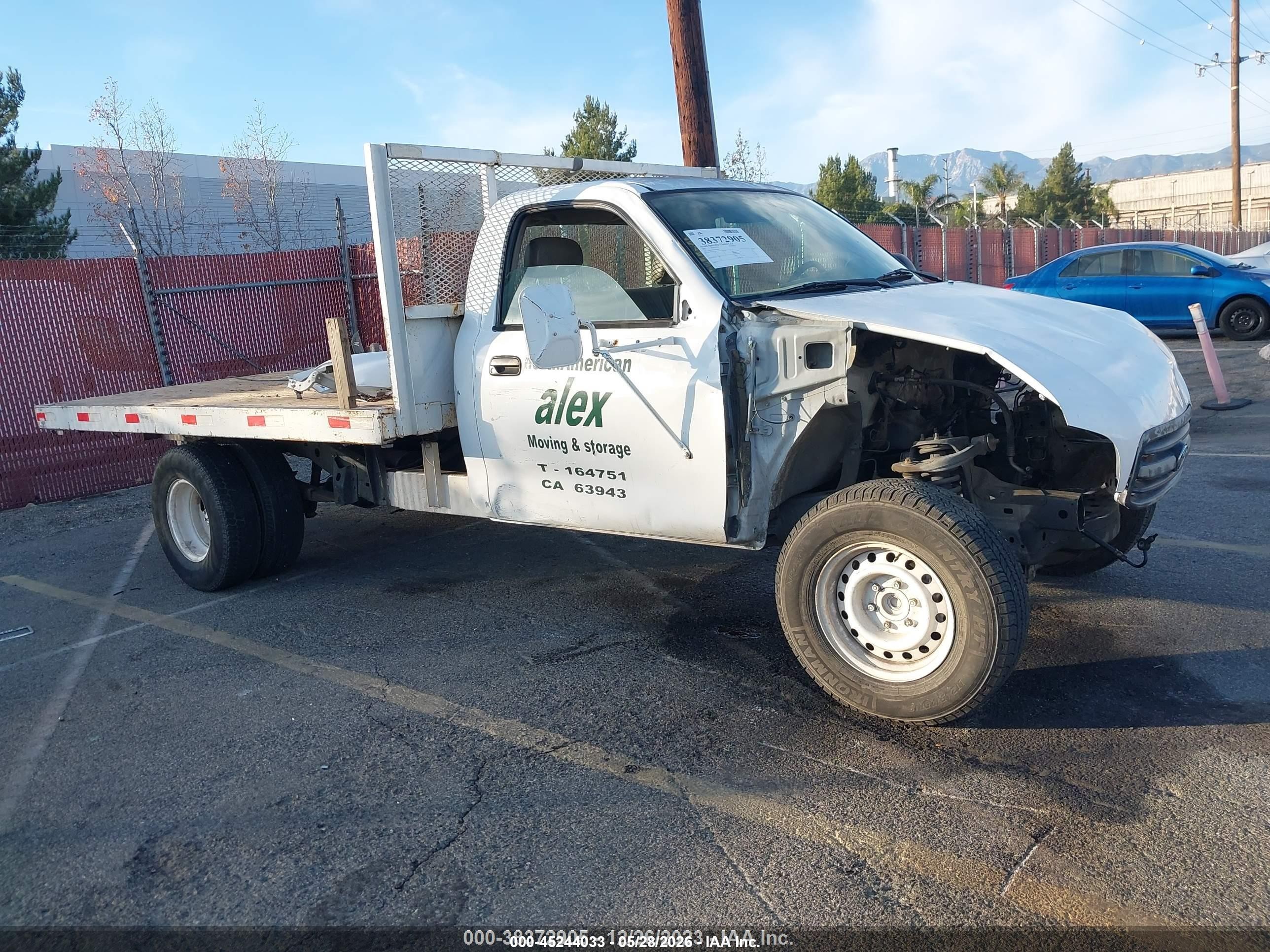 2002 Toyota Tundra Base (a4) White vin: 5TBJN32142S236687
