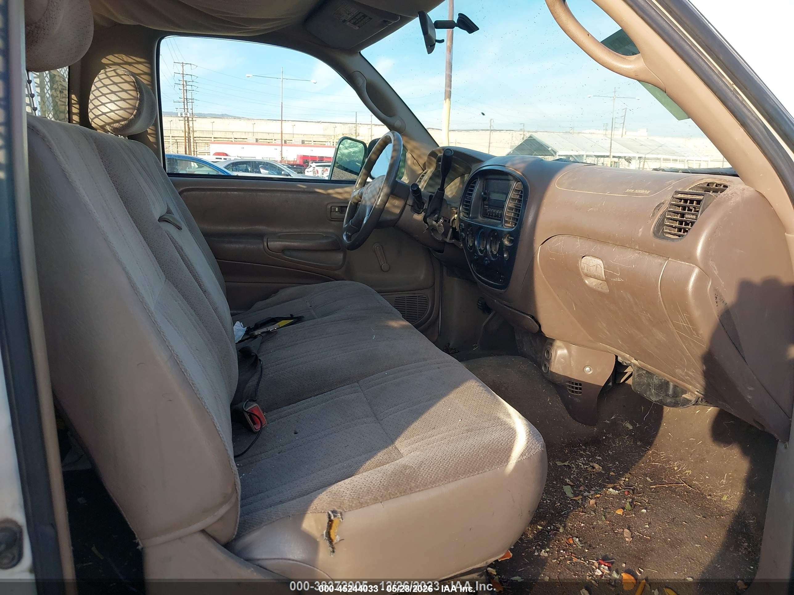 2002 Toyota Tundra Base (a4) White vin: 5TBJN32142S236687