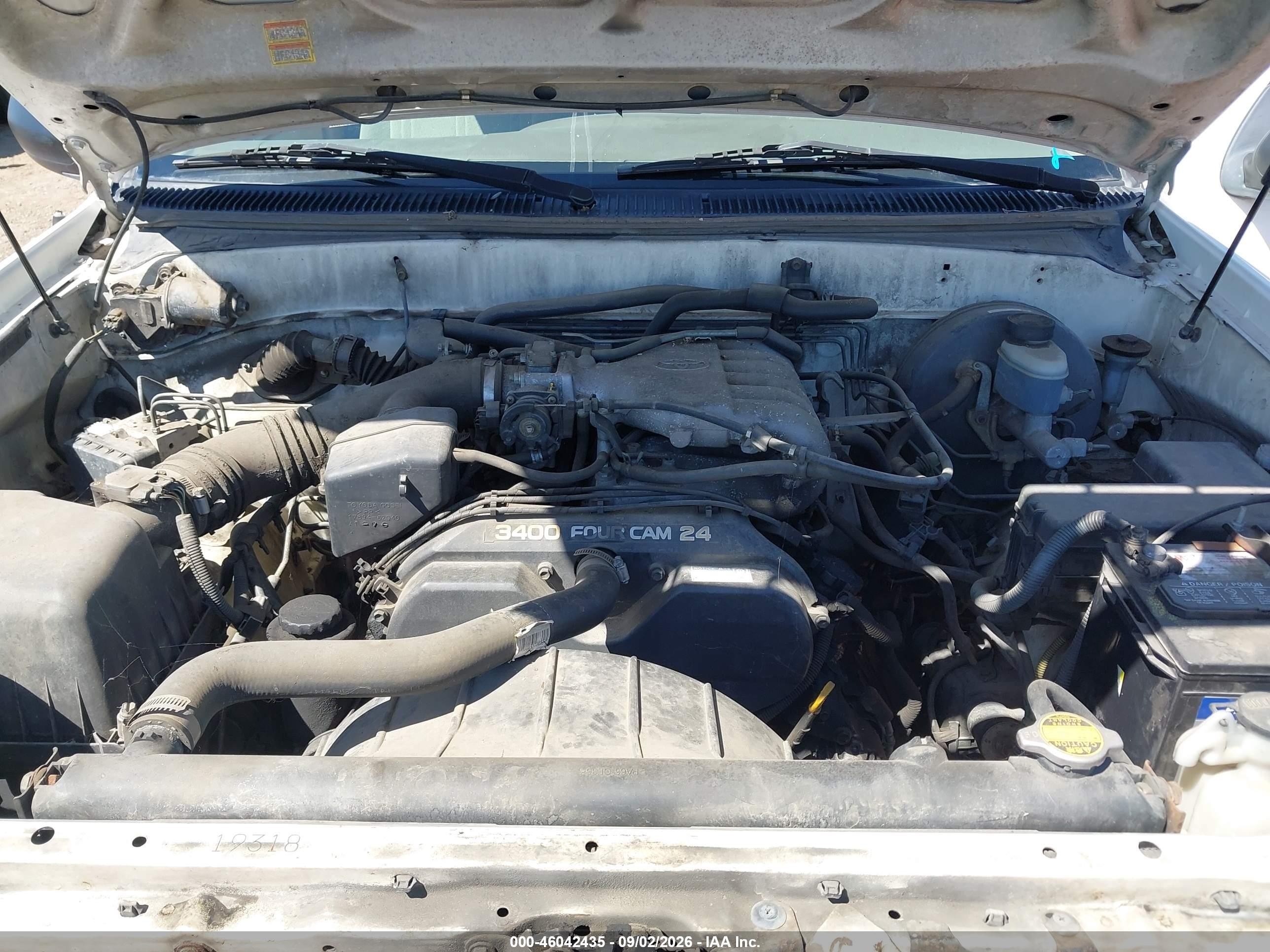 2004 Toyota Tundra   White vin: 5TBJN32144S442093