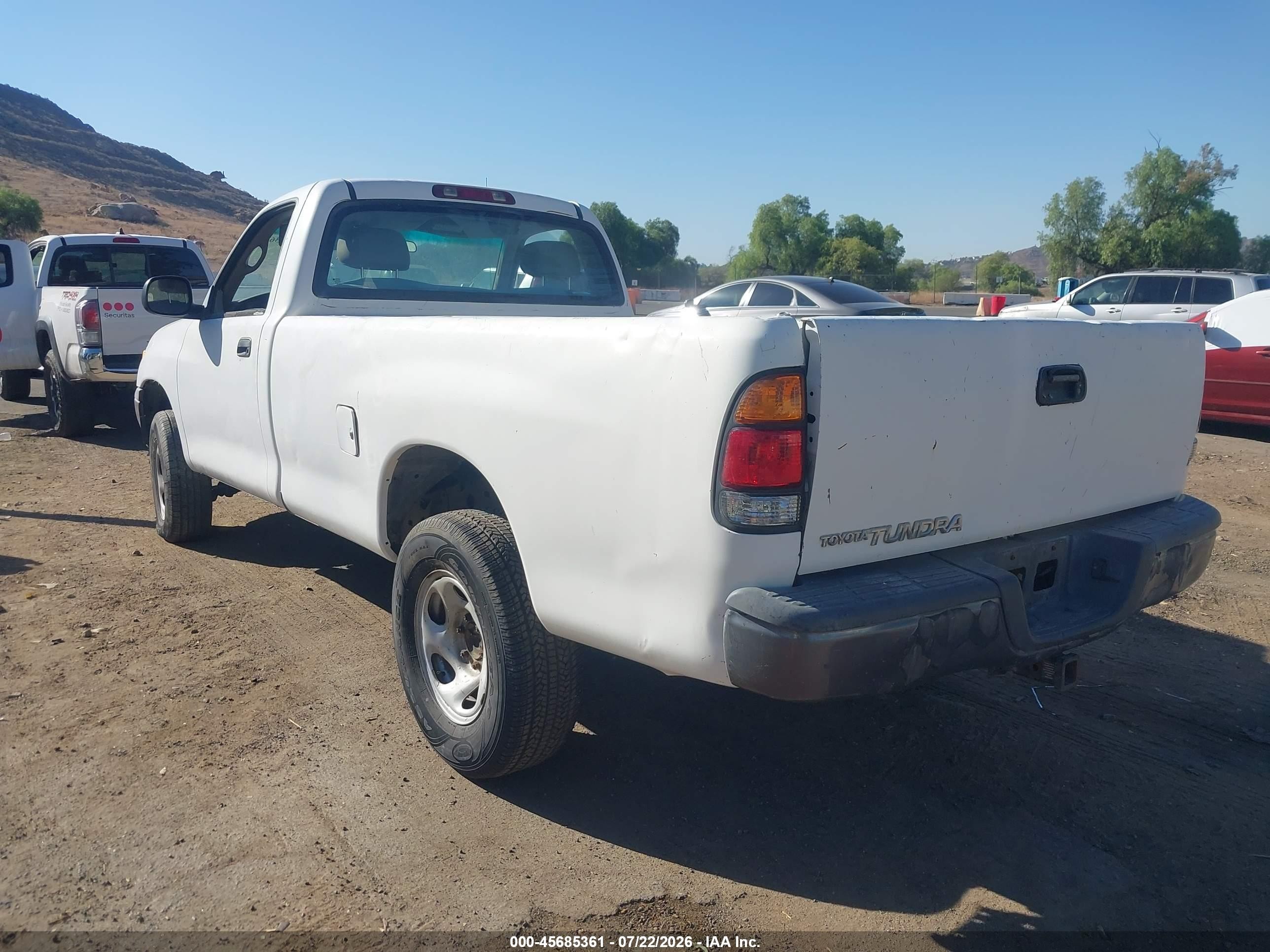 2001 Toyota Tundra   White vin: 5TBJN32151S219945