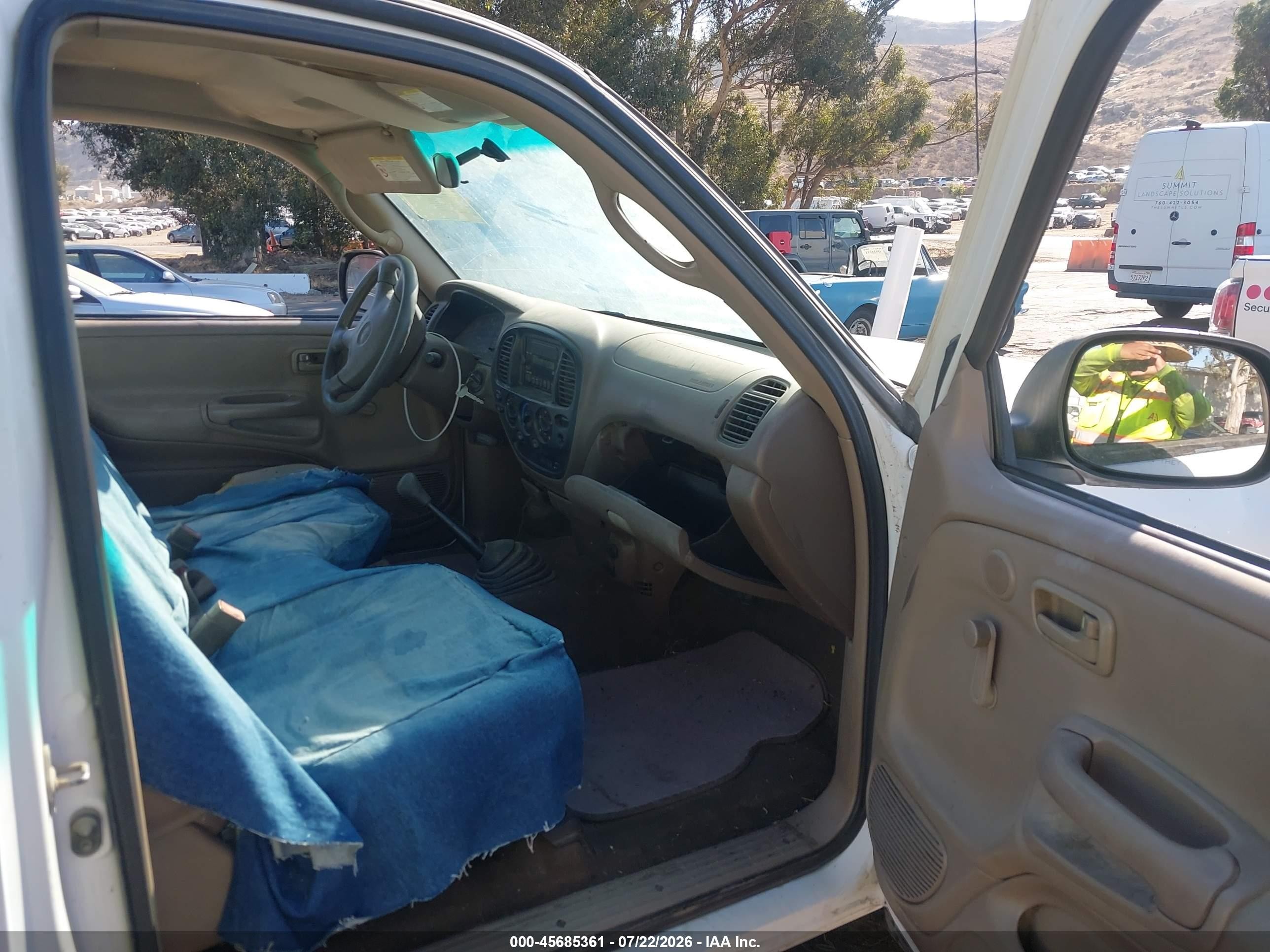 2001 Toyota Tundra   White vin: 5TBJN32151S219945