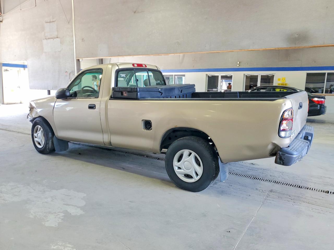 2002 Toyota Tundra Base Желто-коричневый vin: 5TBJN32152S281993