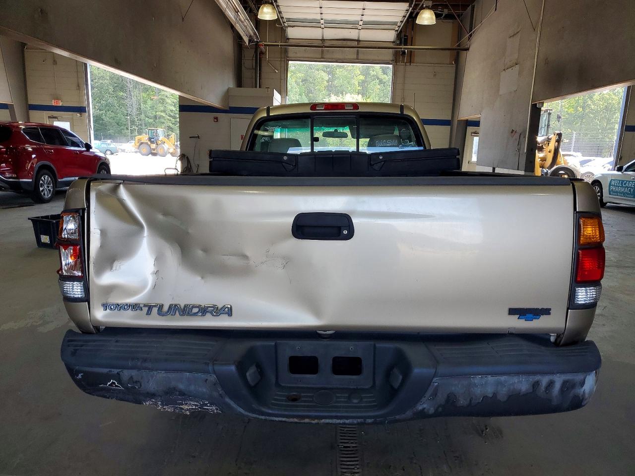 2002 Toyota Tundra Base Желто-коричневый vin: 5TBJN32152S281993